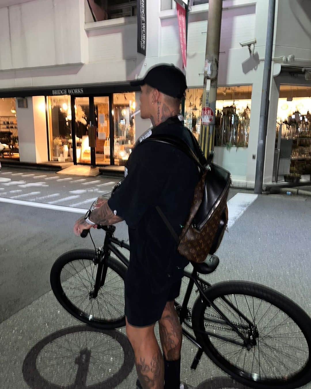 中村直輝さんのインスタグラム写真 - (中村直輝Instagram)「#bike#bmx#通勤スタイル  毎日毎日頑張ろう。」10月6日 23時21分 - _naokinakamura_