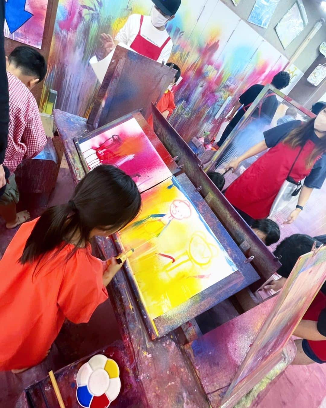 のインスタグラム：「子供の頭の中。 汚れもなく、シンプルで真っ直ぐ。  彼女たちのartやモノづくりを見守っていると色々考えさせられる。  そして自分もシンプルな気持ちになれる。  自分でも久々に描いてみた。 無になれて、やっぱり描くが好き。  また行こうね。 @crep_book_art」