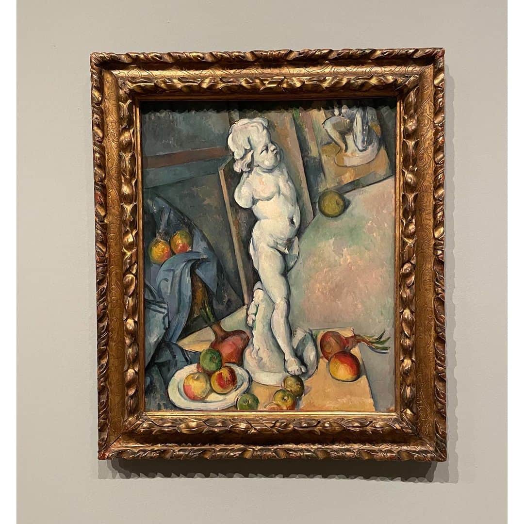 チョン・リョウォンのインスタグラム：「. i love cezanne’s use of blue hues- 폴 세잔이 푸른색을 다루는 방식이 너무 멋지다.💙💚」