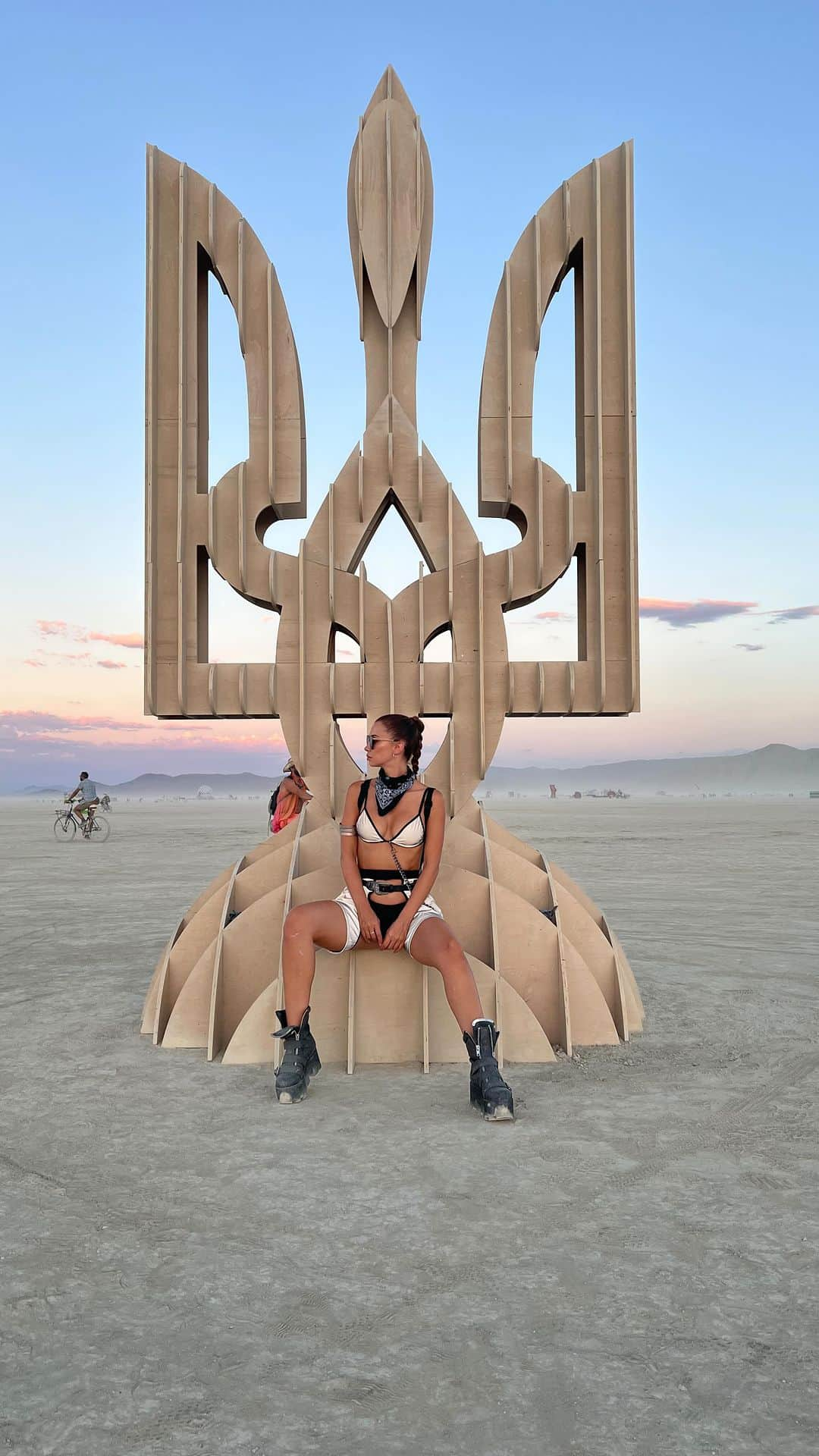 Dajana Gudicのインスタグラム：「The magic of #burningman is getting your phone back after a month ✨☺️ Love and gratitude ❤️」