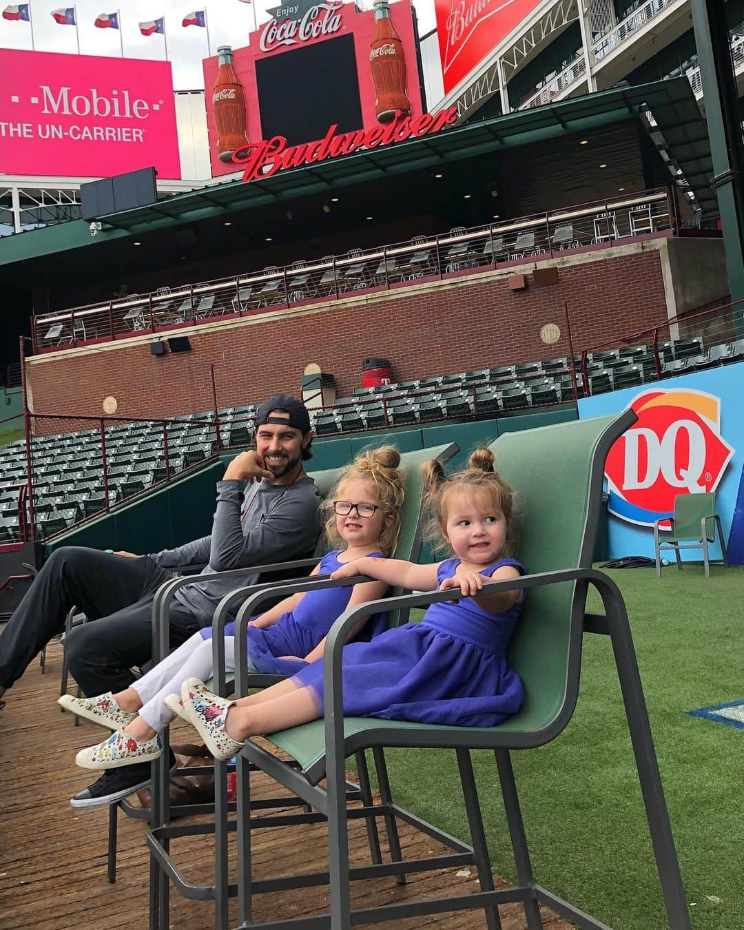 トニー・バーネットのインスタグラム：「#TBT. With the regular season ending, I’m reminded of the day the girls got to see the view from some of the best seats in the house. I also will forever know what it’s like to have a 4 year old scold me in a press room. Pretty sure she DFA’d me in front of everyone. Just brutal. 😂   #throwbackthursday」