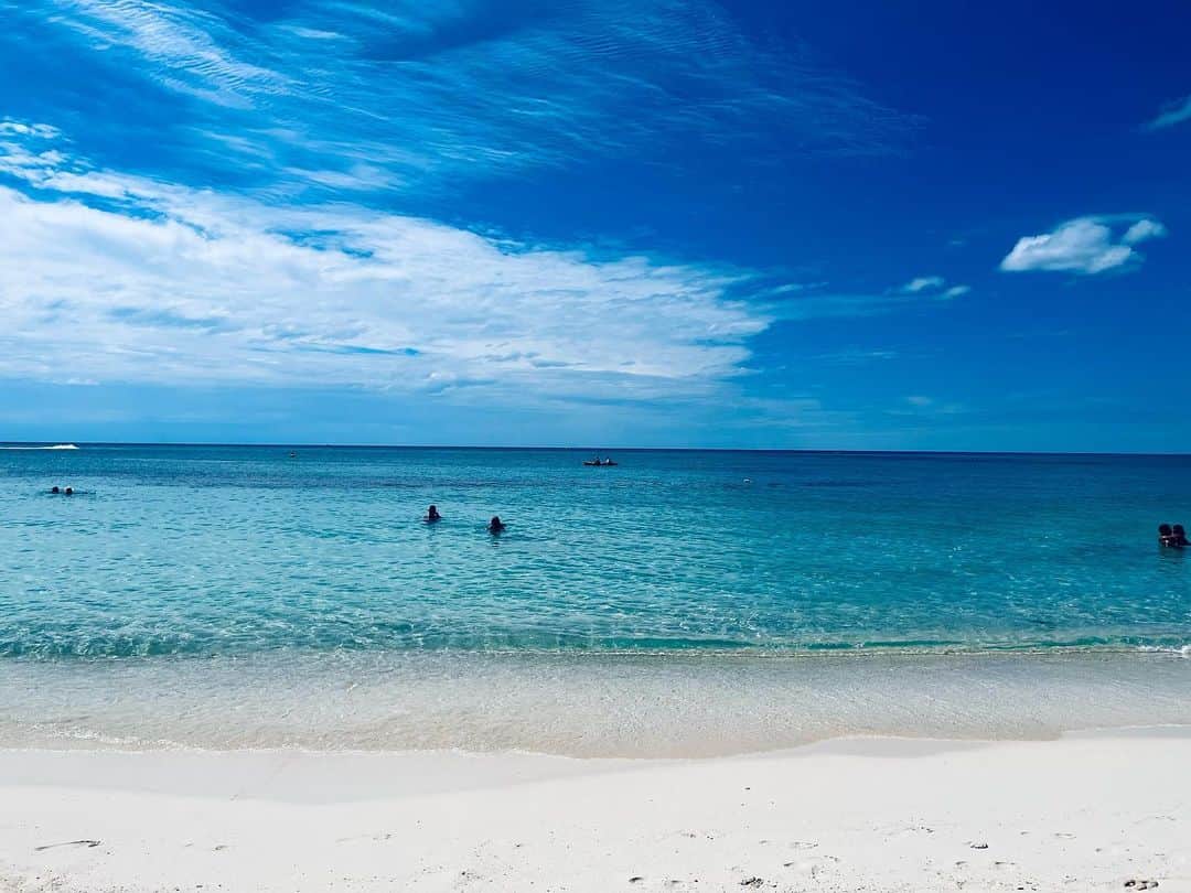 小野真琳のインスタグラム：「Cayman 💙🌊」