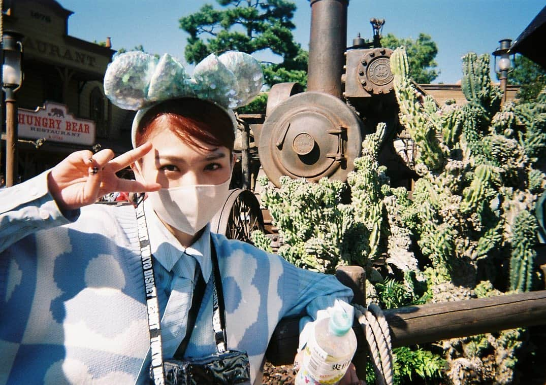 北澤ゆうほさんのインスタグラム写真 - (北澤ゆうほInstagram)「ぜんぶ写ルンですで撮ったやつ📸 いっぱいごめんね〜！とりあえずこれで終わり🐭🏰」10月7日 17時03分 - yuyuuho