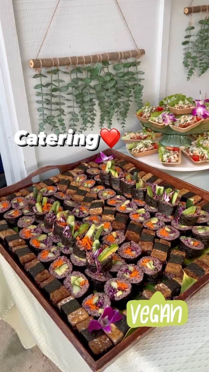 Peace Cafeのインスタグラム：「We have catering menus. We can also create a menu to fit your budget and needs!😊 info@peacecafehawaii.com  #vegan #hawaii # catering #glutenfreeoption #healthyfood #peace #love #delicious ##dairyfree」