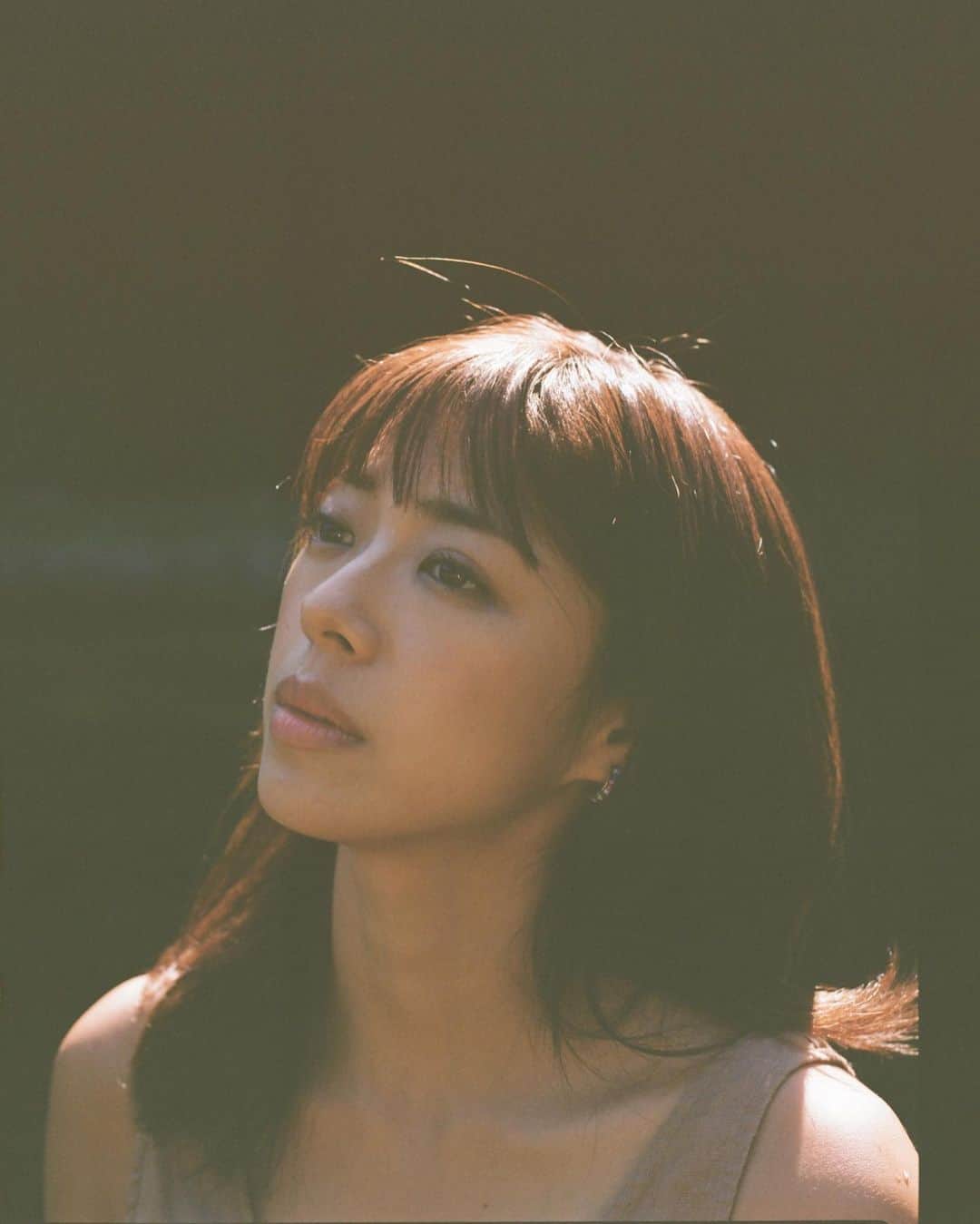 わちみなみのインスタグラム：「ほ。🍯  📸　@photsuji   #川遊び #portrait」