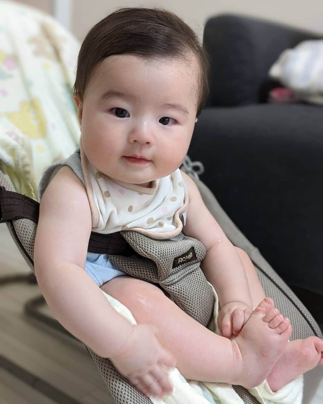 宇都宮まきのインスタグラム：「お風呂上がりのヘアースタイル👶 山名君に「髪型古っ❗️」って言われてた🤣 古いとか無いし😂 まじオカルト〜🥴🤞🤪❣️🫶」