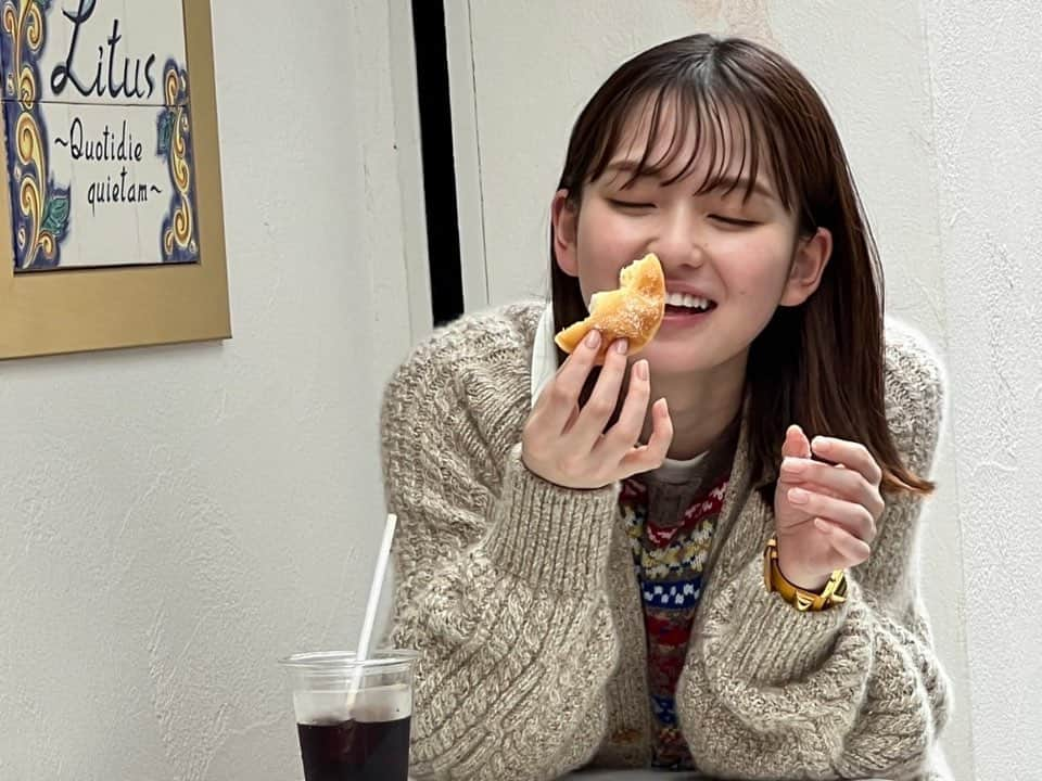 山田杏奈さんのインスタグラム写真 - (山田杏奈Instagram)「発売中のメンズノンノ11月号ではドーナツ食べてます🍩 とてもおいしかった」10月7日 12時34分 - anna_yamada_