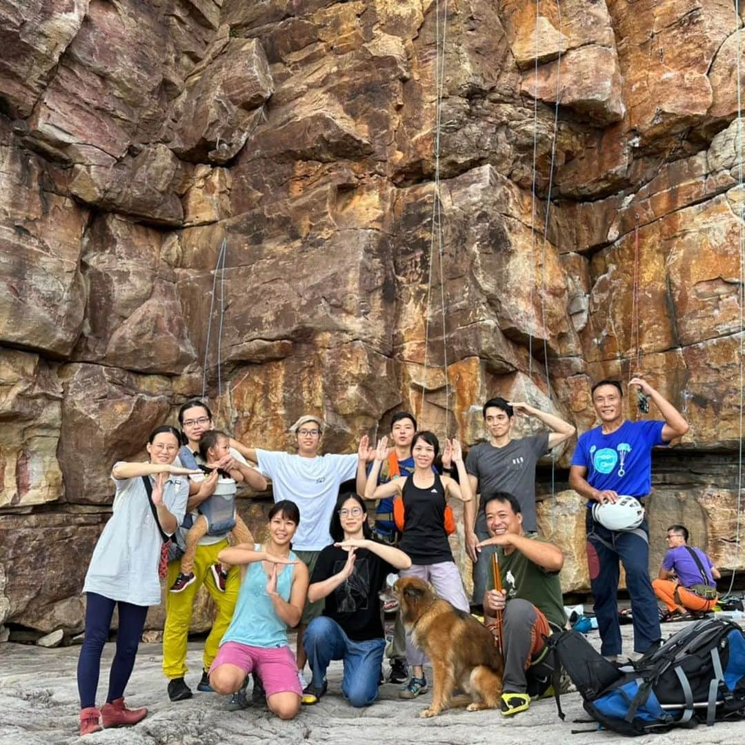 渡邉海人さんのインスタグラム写真 - (渡邉海人Instagram)「routes setting course in Taiwan🇹🇼  it was a good opportunity to share @bpump_ogikubo style to @tupclimbinggym I've never taught a routes set to anyone before, I learned a lot from that. I hope had a good impact on the Taiwanese climbing community. BWC in Morioka is up coming on my schedule. I'm excited to set!! @8611inc @frictionlabs @suuuuupastrong @tupclimbinggym #climbing #bouldering #routesetting #routesetter」10月7日 14時14分 - kaito_8611