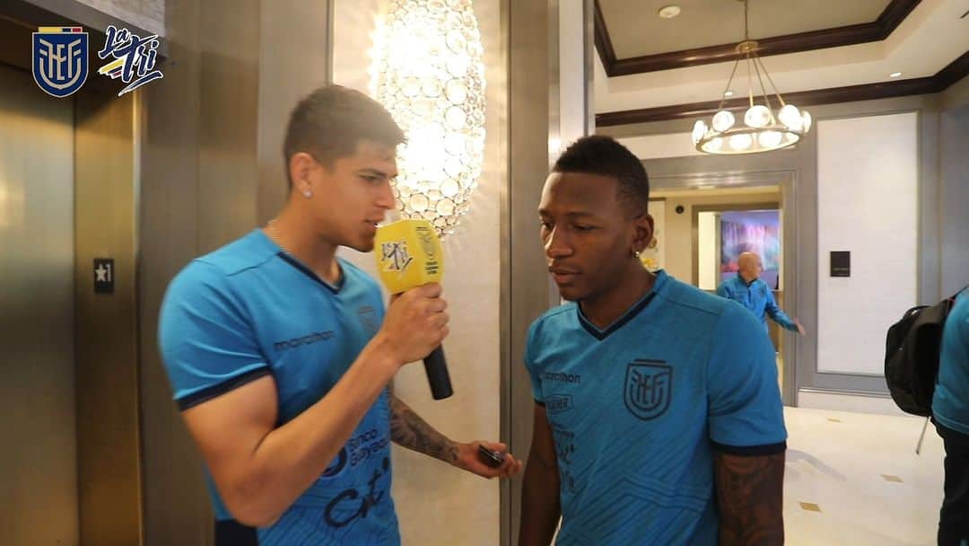 サッカー エクアドル代表チームのインスタグラム：「💪 ¡El Pierodista vuelve a la carga!  🤩 @pierohincapie entrevista a  @pervisestupinan_oficial en un mano a mano que no te puedes perder.」