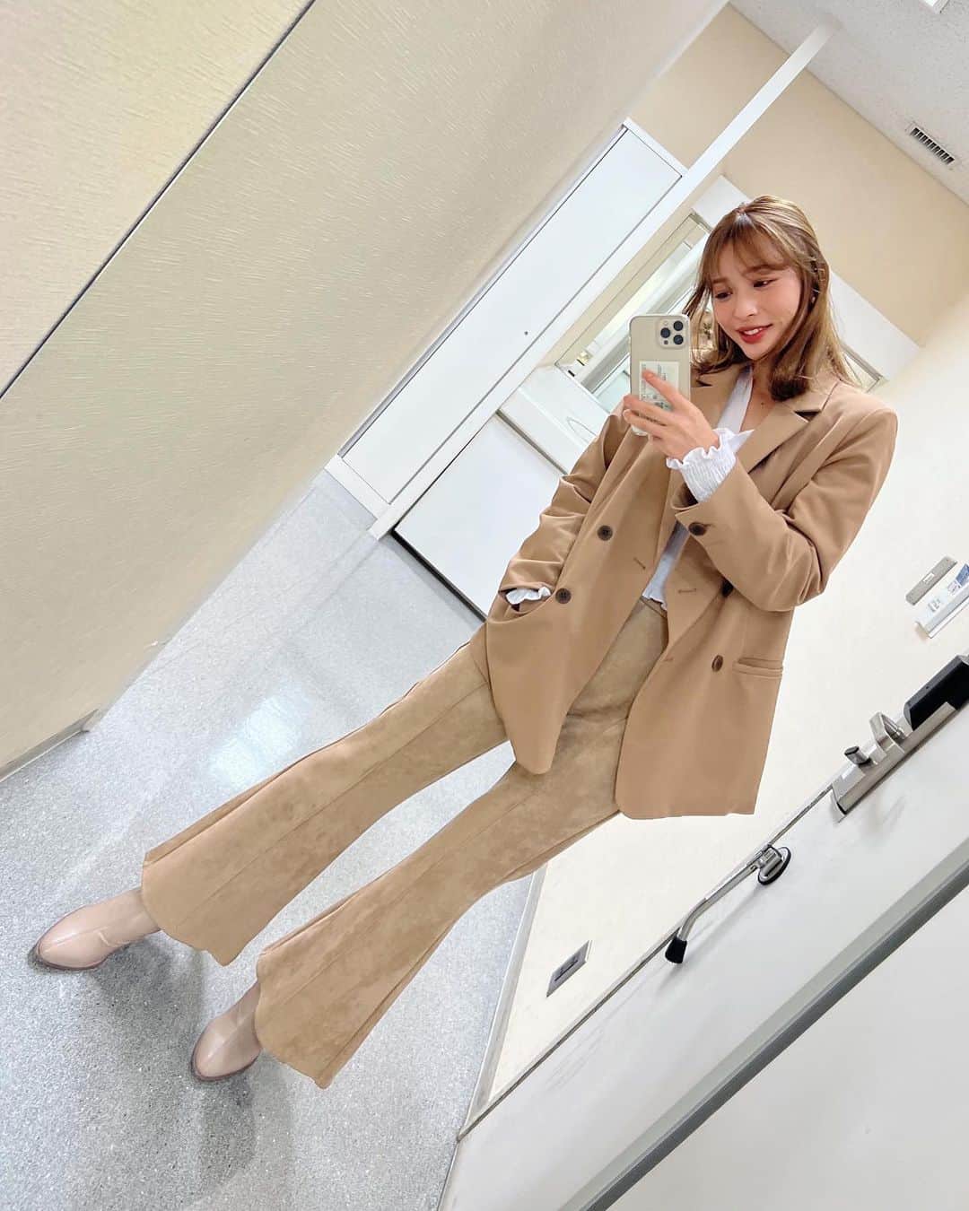神部美咲のインスタグラム：「キャメルにハマりそう。  🤎」