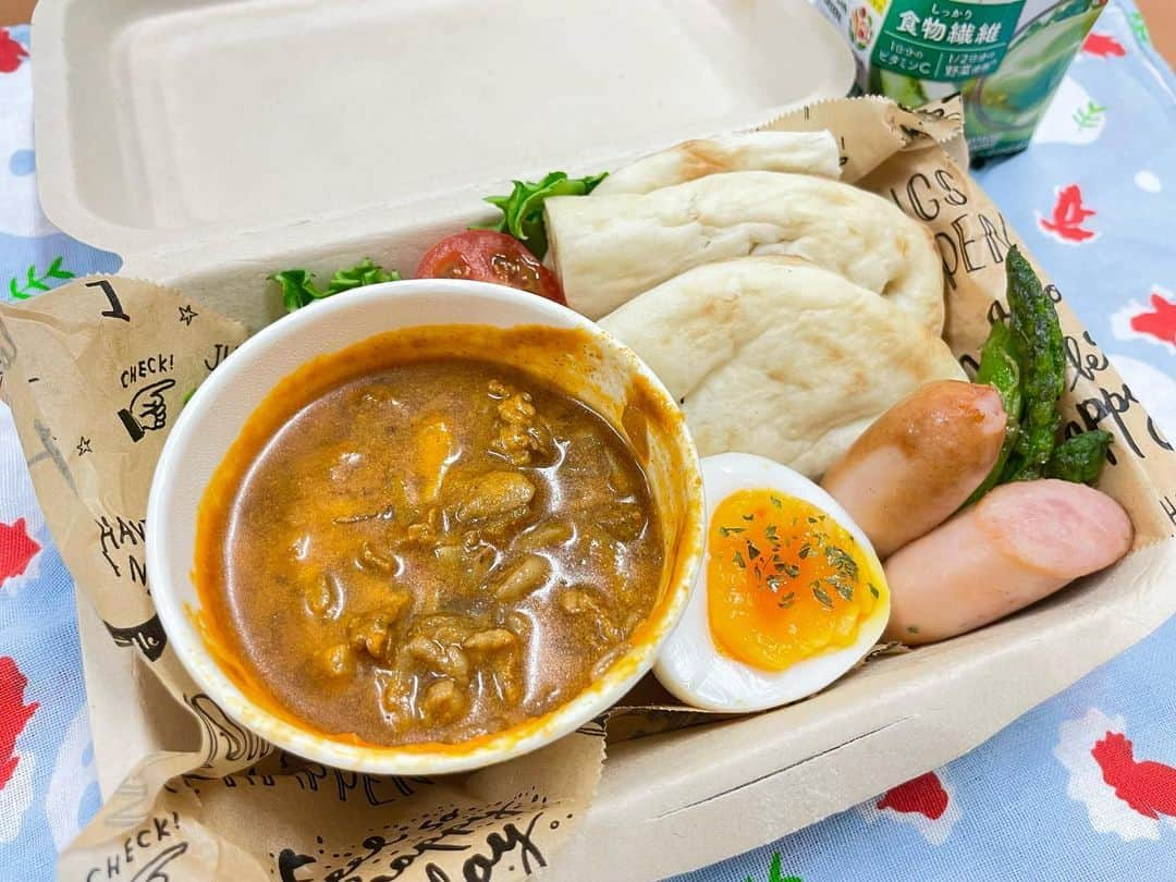 七尾カンナのインスタグラム：「. . #ななおべんとう  . 🍴カレーとナン弁当 🍴ペッパーライス弁当 🍴チキンカツ弁当 . 今週は忙しすぎて馬車馬でした〜🐴くたくた . 七尾がんばってます七尾ほめて〜🐴🐴くたくた . . . . . . . . .  #七尾めし #弁当 #弁当記録 #お弁当 #お弁当記録 #お弁当部 #ナン #キーマカレー #カレー #ペッパーライス #チキンカツ #チキンカツ弁当 #クッキングラム #クッキング #料理 #料理記録 #自炊 #自炊女子 #自炊記録 #フォローミー」