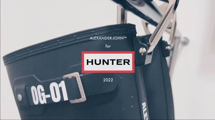 ハンターブーツのインスタグラム：「WORK IN PROGRESS // “PREPARATION”   My why is always defined in my design process. When @ffbcollaboration reached out about @hunterboots and this opportunity I wanted to be sure that this collaboration had meaning and purpose. It has to be based on a true story.  With that in mind I thought about rain clouds and how they always get a bad wrap when they come around. we want them to just go away! The truth is rain clouds are just doing their job and we honestly need them!   My story to you through this collection is, Instead of complaining about the “rain clouds” and “storms” that come in our lives it should be our goal to be prepared for it. Focus on what you can control, because at the end of the day you can’t stop the rain. 🌧️ 10/13/22 LINK IN BIO #huntercreators」
