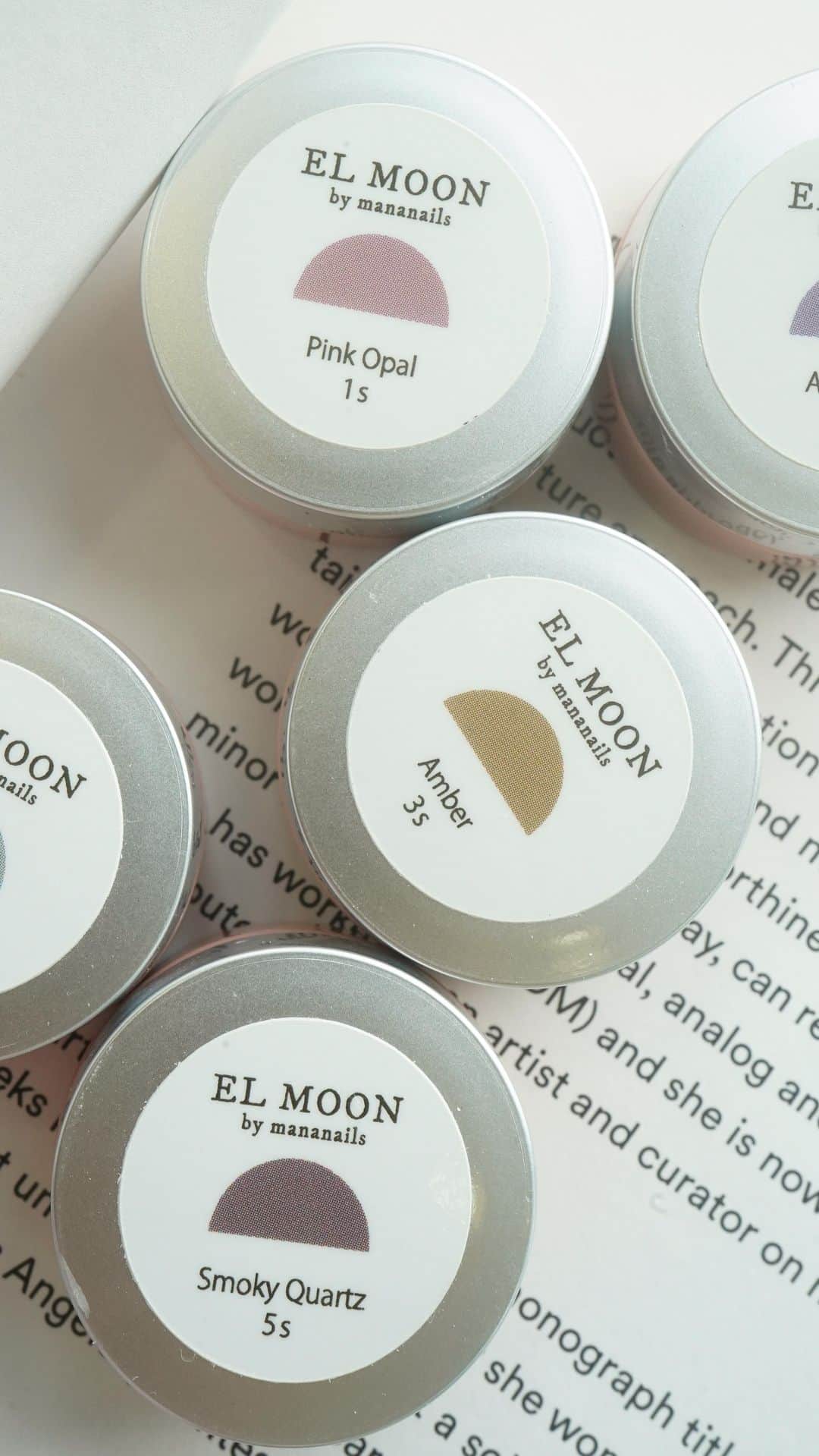 mananailsのインスタグラム：「EL MOON 新色紹介LIVE💖 @moonlit_bymananails @moonlit_shop」