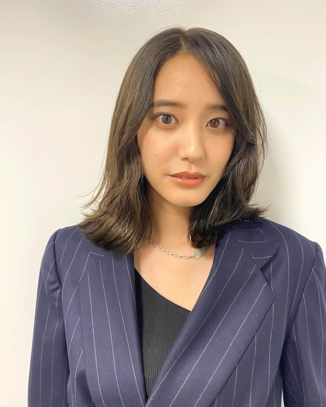山崎紘菜のインスタグラム：「🥊 いよいよ本日23時から WOWOWオリジナルドラマ「DORONJO」 放送・配信開始です！ ヤッター！！💥 #ドロンジョ #Instaliveありがとうございました #見ないとお仕置きダベ @wowow_doronjo」
