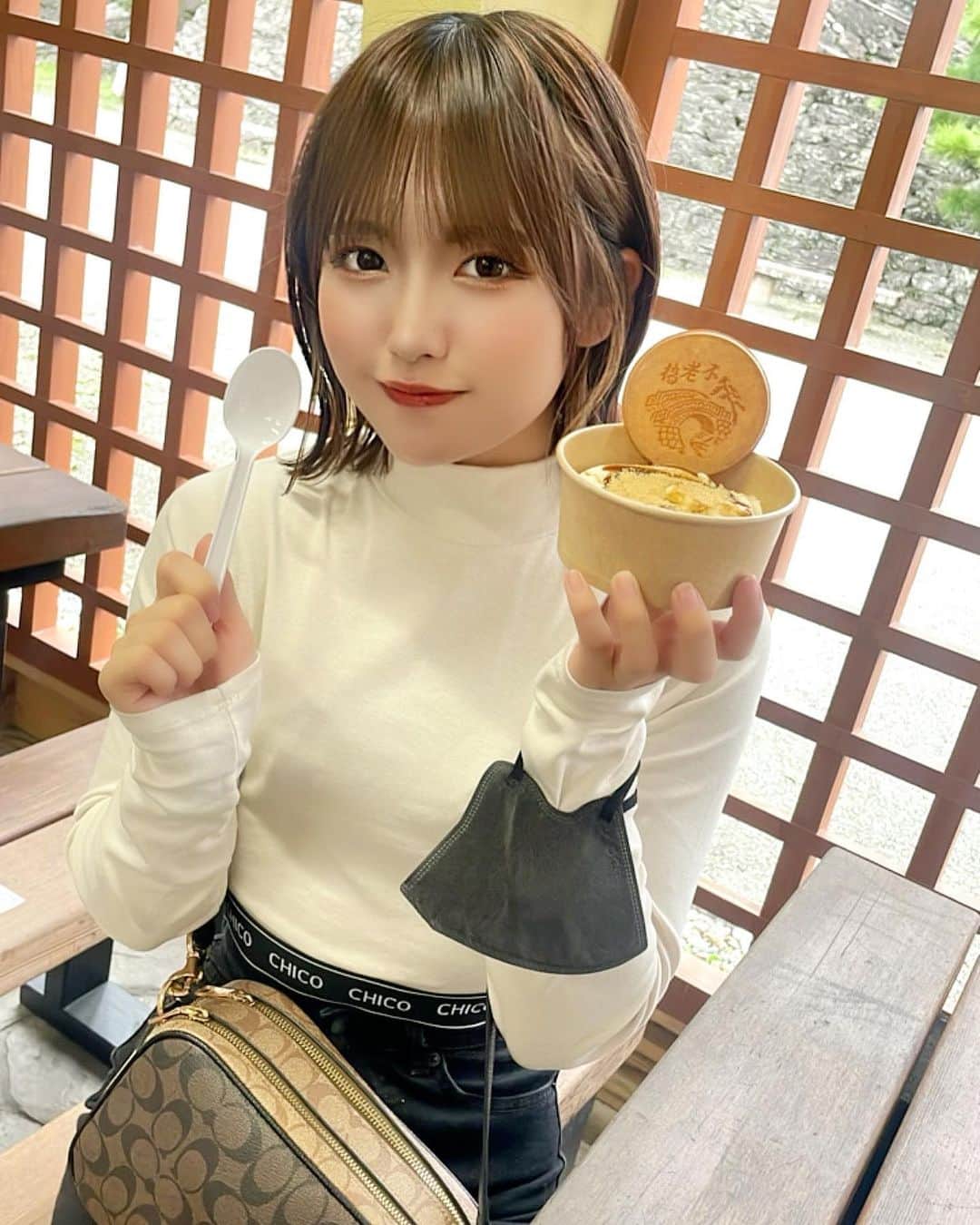 のインスタグラム：「・ ・ ・ 夜遅いですが、 家族旅行の時の写真上げとくね‪ 𓈒𓏸」