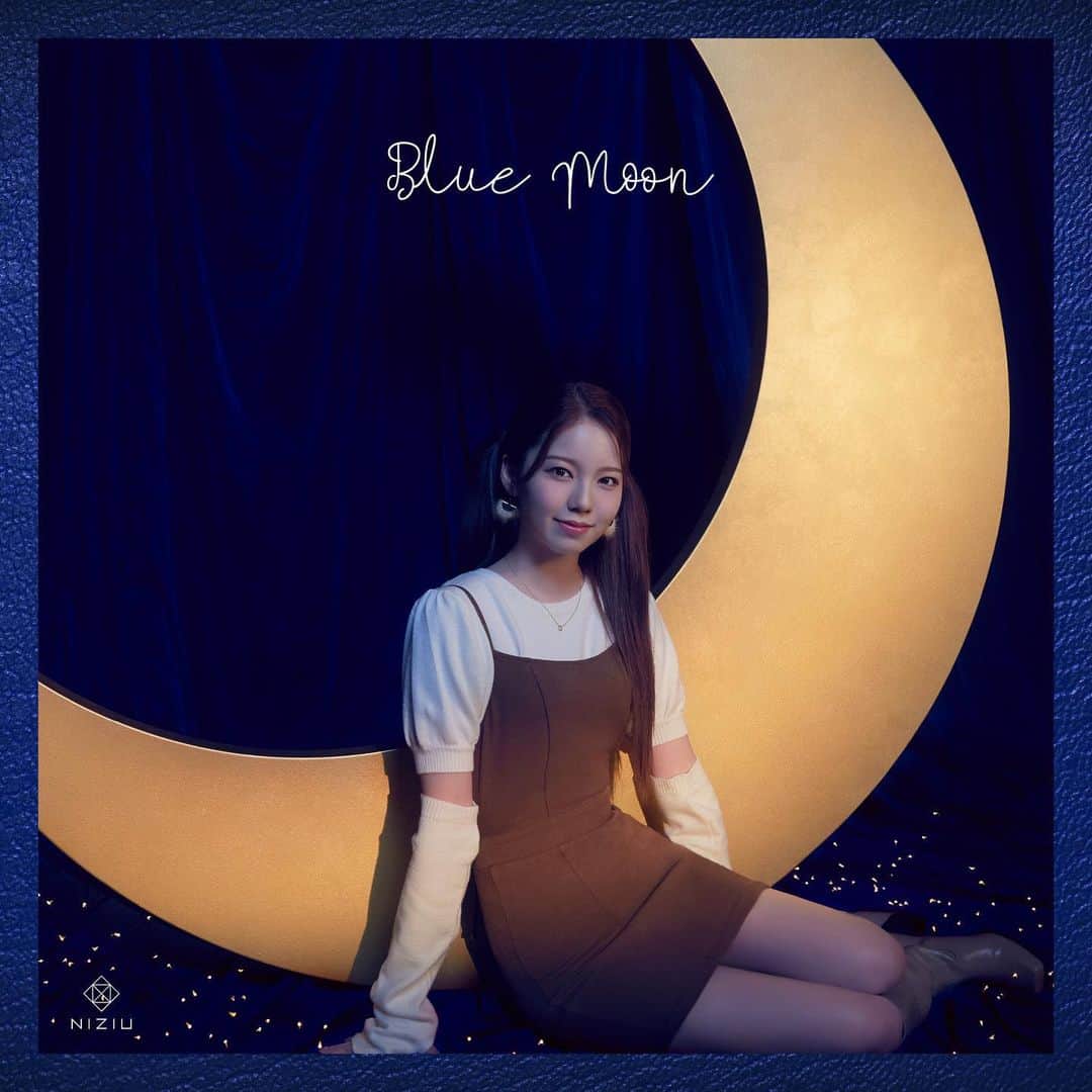 Niziさんのインスタグラム写真 - (NiziInstagram)「NiziU 4th Single 『Blue Moon』 2022.12.14 Out  WithU Limited Edition AYAKA Solo Jacket disclosed  #NiziU #ニジュー #니쥬 #WithU #AYAKA #NiziU_4thSingle #Blue_Moon」10月8日 0時00分 - niziu_info_official