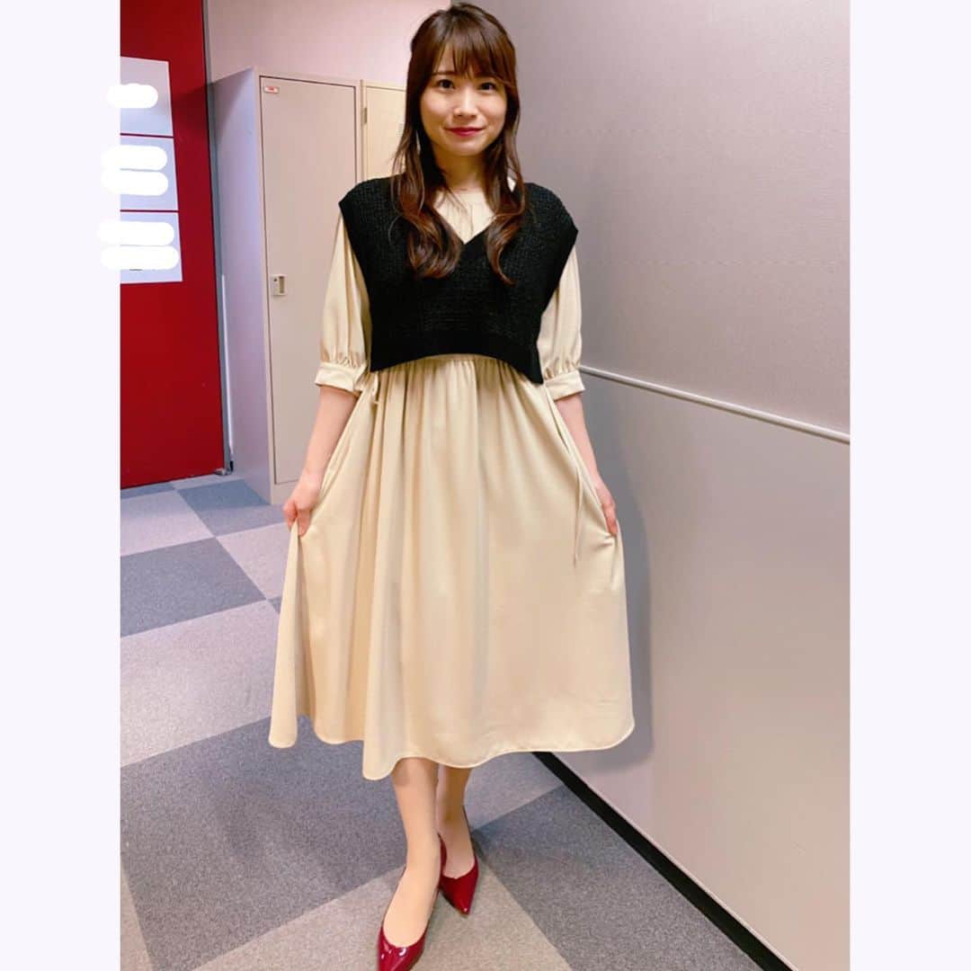 のインスタグラム：「今週の衣装👗 ワンピース:#cohina  #nスタ #天気予報」