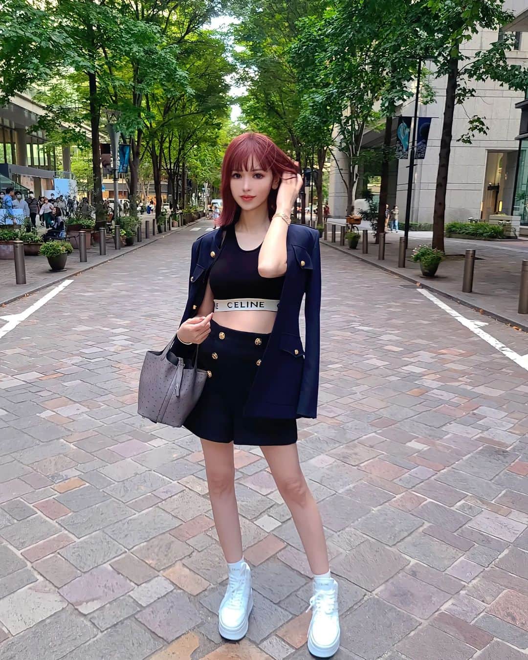 まき子さんのインスタグラム写真 - (まき子Instagram)「こないだお散歩行った時🚶🏻‍♀️🌲  #celine #picotin18 #ピコタン#オーストリッチ#お散歩コーデ」10月8日 11時51分 - y.maki2000