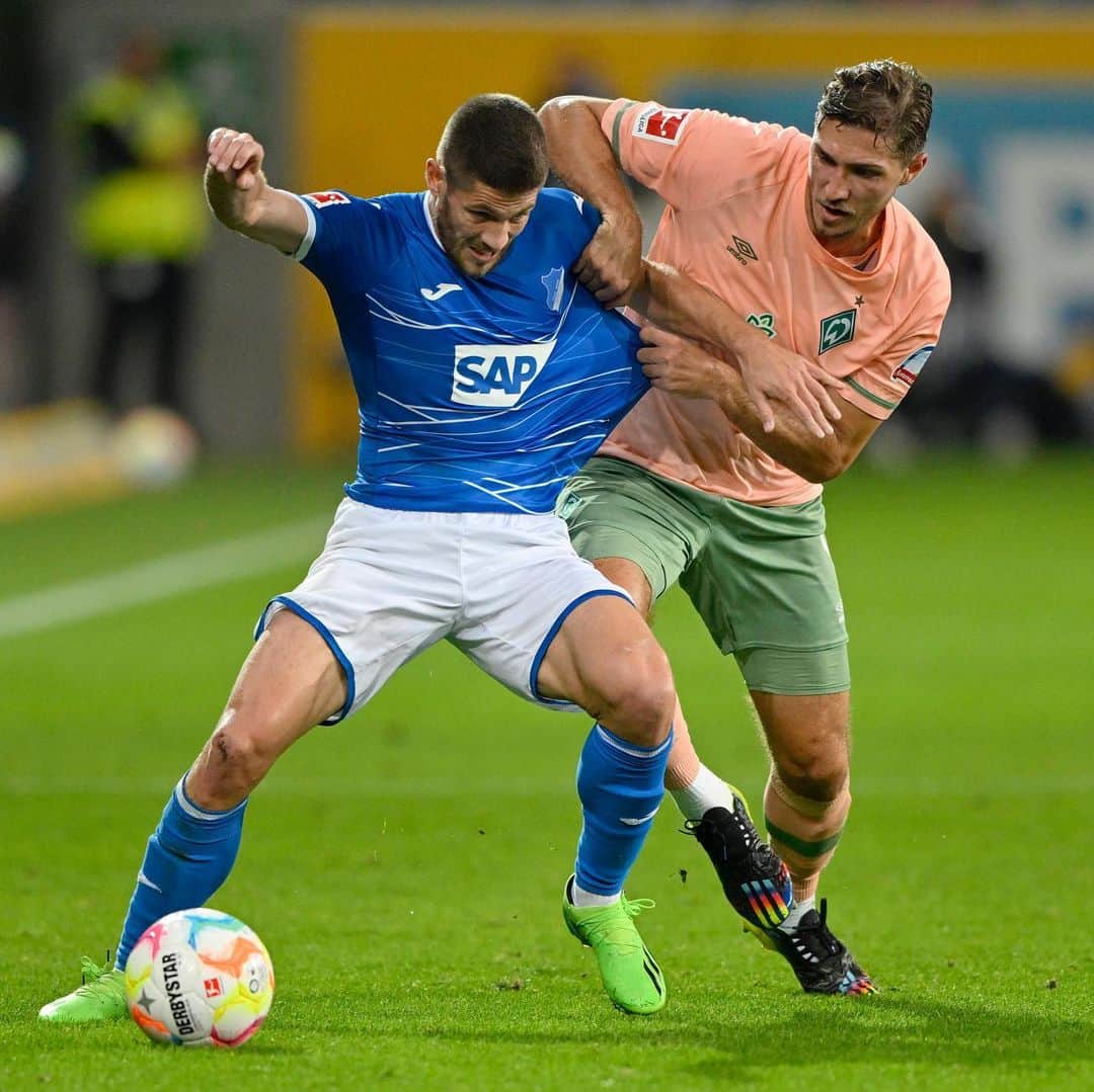 ニクラス・シュタルクさんのインスタグラム写真 - (ニクラス・シュタルクInstagram)「AUSWÄRTSSIEG 💪✅ #tsgsvw #team  ➕3️⃣ @werderbremen」10月8日 6時23分 - nik.stark4