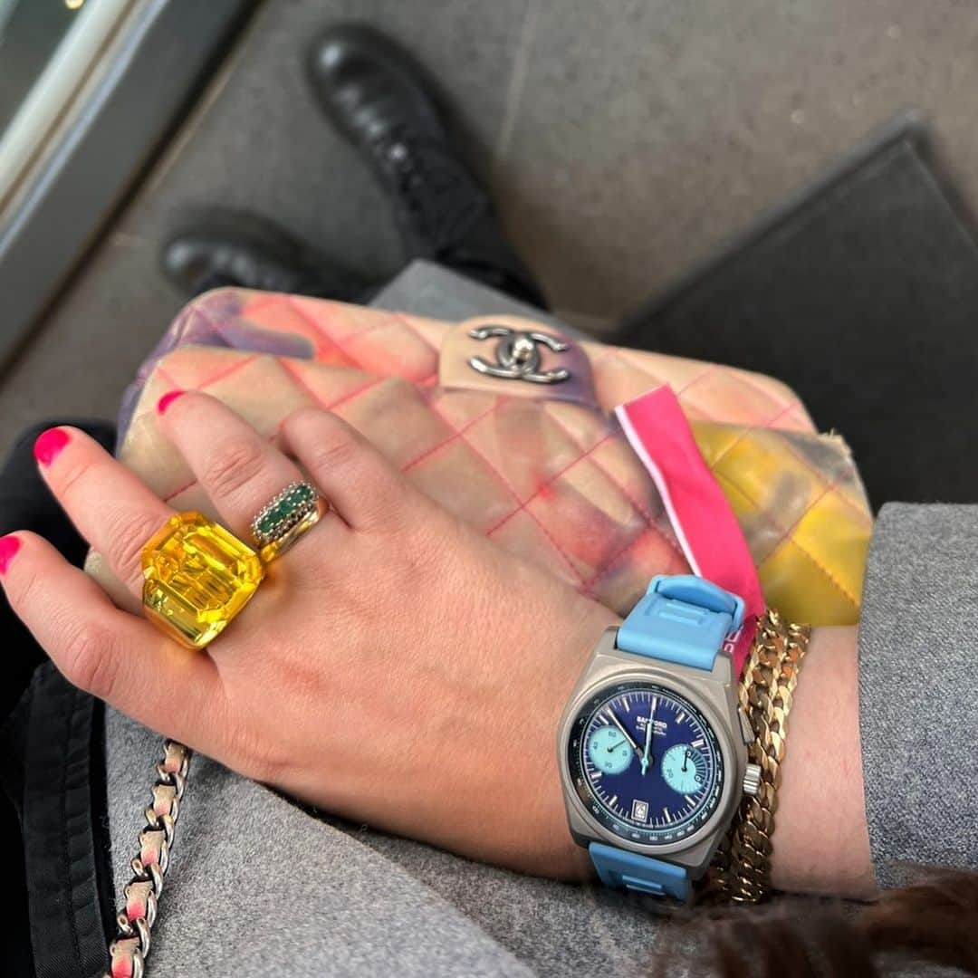 teamtravelersのインスタグラム：「A Bamford to the begin the weekend 🤷🏻‍♀️💙 @bamfordwatchdepartment   . #time #watches #swarovski #chanel #watches #bamford #bamfordwatchdepartment #time #watchesofinstagram」