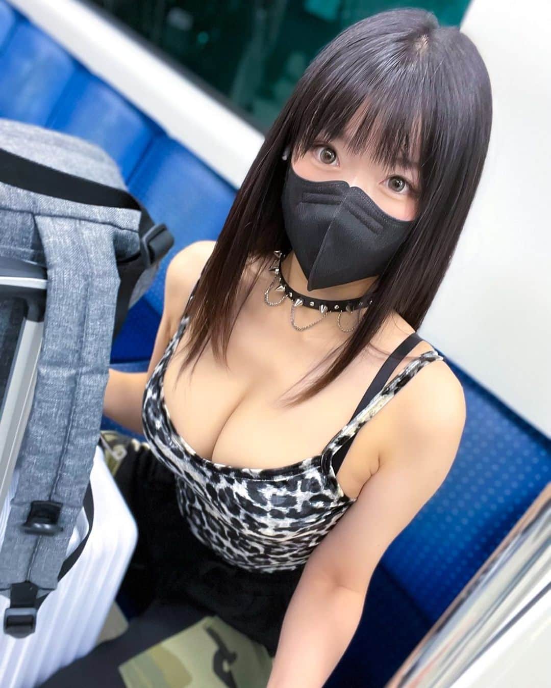 のインスタグラム：「🖤🤍」