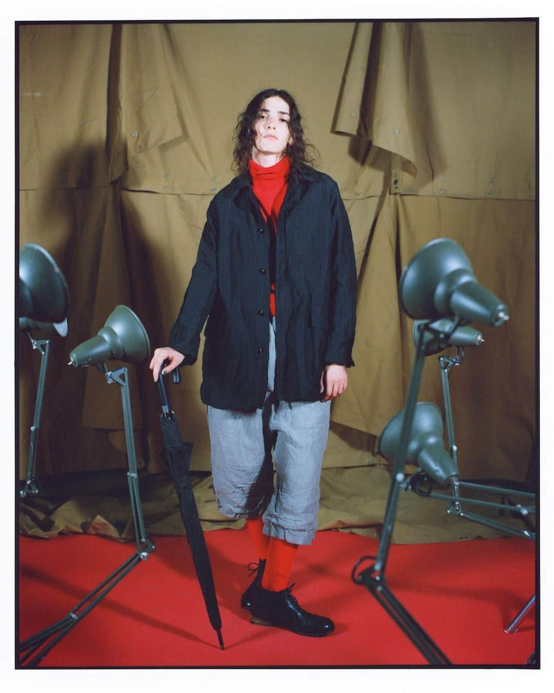 ガーメント リプロダクション オブ ワーカースのインスタグラム：「Autumn_Winter 2022 Collection  PEDDLERS COAT BAL COLOR   BRETAGNE PANTS  FARMER’S SHOES MIDDLE  Photographer : Yuto Kudo Hair & Make-up : Hajime Ito (Crollar) Spatial Direction : Chizuko Tanaka Style coordination : Suiki Abe (CONFECTION) Web coding : Kosuke Shimizu General Direction : Takahiro Oda (CONFECTION) Models : Tye.                Tim Karlova　 Special Thanks : STUDIO EBIS  #garmentreproductionofworkers」