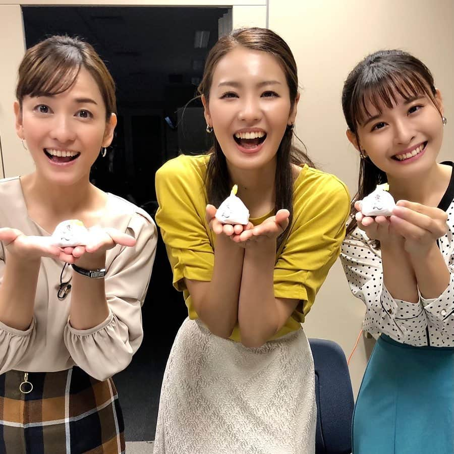 望木聡子さんのインスタグラム写真 - (望木聡子Instagram)「３人姉妹よ、永遠に🥰 真ん中のお姉ちゃんが #栗きんとん をくれました🌰  そんな仲良しメ〜テレアナウンス部！ インターンに参加してみませんか？ 1dayお仕事体験の参加者募集中です🙌  開催日…10/24(月) 内容…原稿読み体験を含むメ～テレアナウンス部のお仕事紹介 応募〆切…10/10(月・祝) 23:59  詳しくはメ～テレHPをご覧ください。 当日はわたしもお手伝いします🐶 お会いできるのを楽しみにしています！  #メーテレ #メーテレ60th #アップ #メーテレ60周年アンバサダー #アナウンサー #鈴木しおり #石神愛子 #望木聡子」10月8日 18時18分 - satoko_mochiki