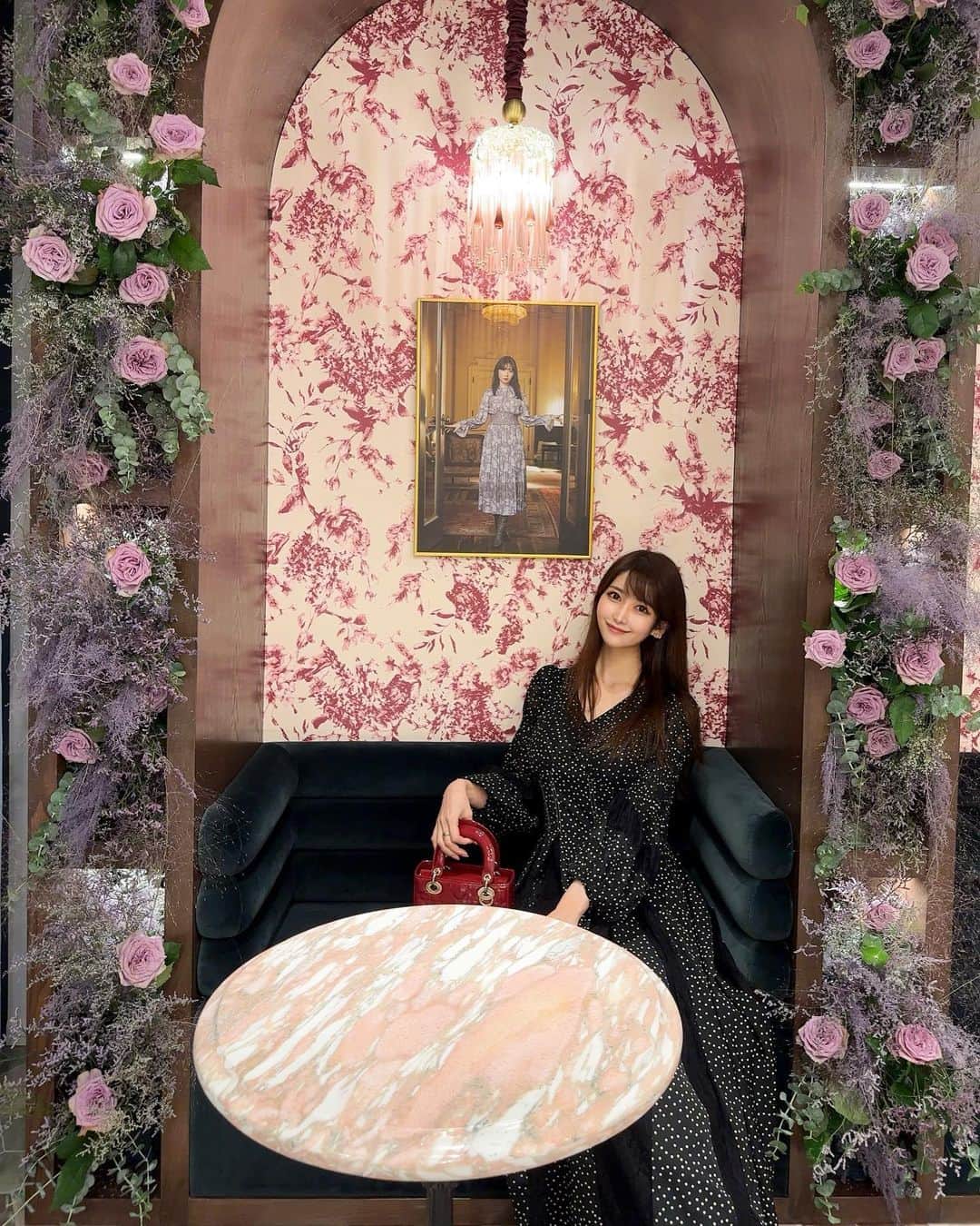 のインスタグラム：「. 🏰🌹🤍 . どこを切り取っても とってもかわいい素敵空間だった💐✨ @houseofherme  @herlipto  . 美人で優しいスタッフのお姉さんが 沢山写真撮ってくれたからいっぱい載せちゃうっ🥺🫶🏻 . . #ゴルフ女子#ファッション#ハーリップトゥ#ハウスオブエルメ#golf#golflife#fashion#fashionstyle#fashionista#herlipto#houseofherme#japanesegirl」