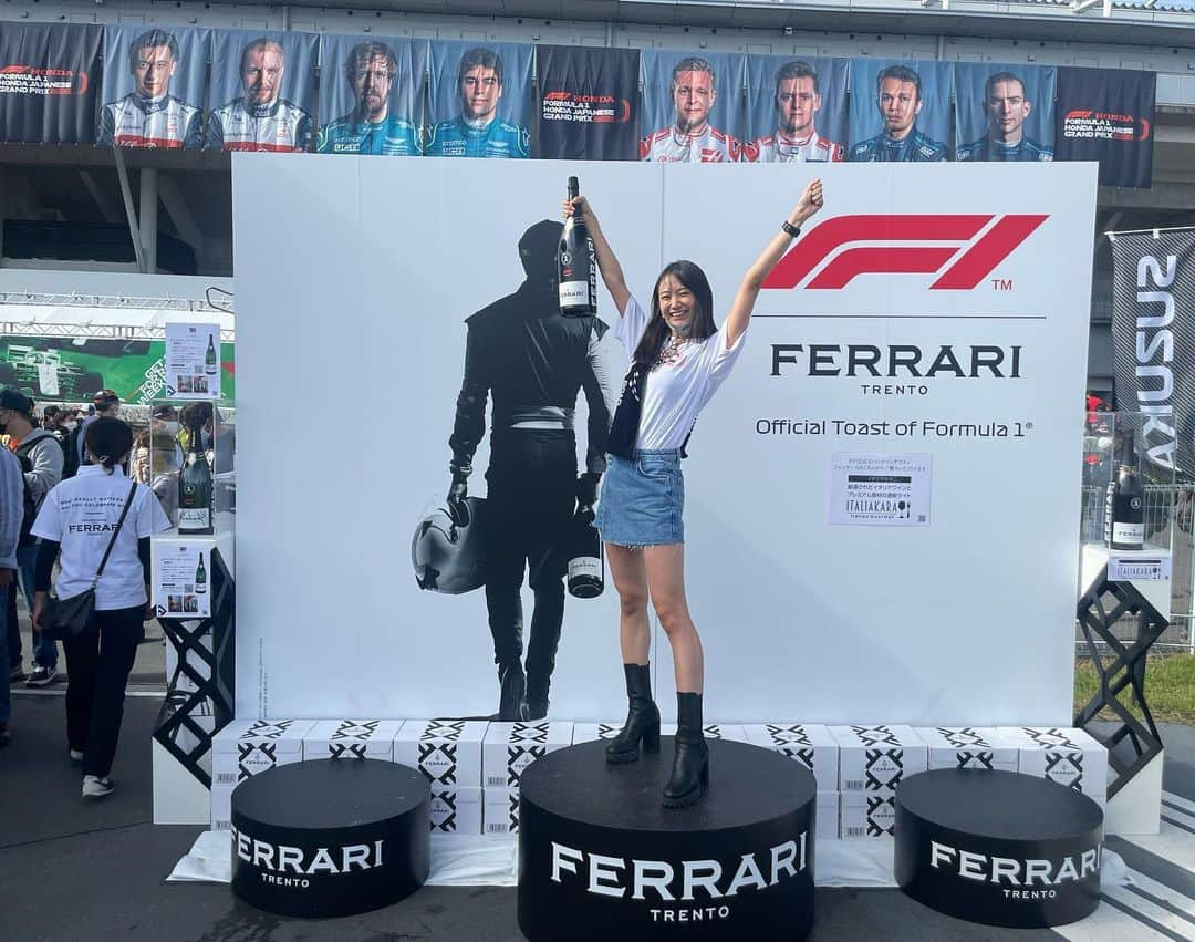 相沢菜々子さんのインスタグラム写真 - (相沢菜々子Instagram)「今日の優勝は私かな。 #F1 #F1jp #鈴鹿サーキット #Suzuka #F1日本GP」10月8日 18時48分 - nanako_aizawa