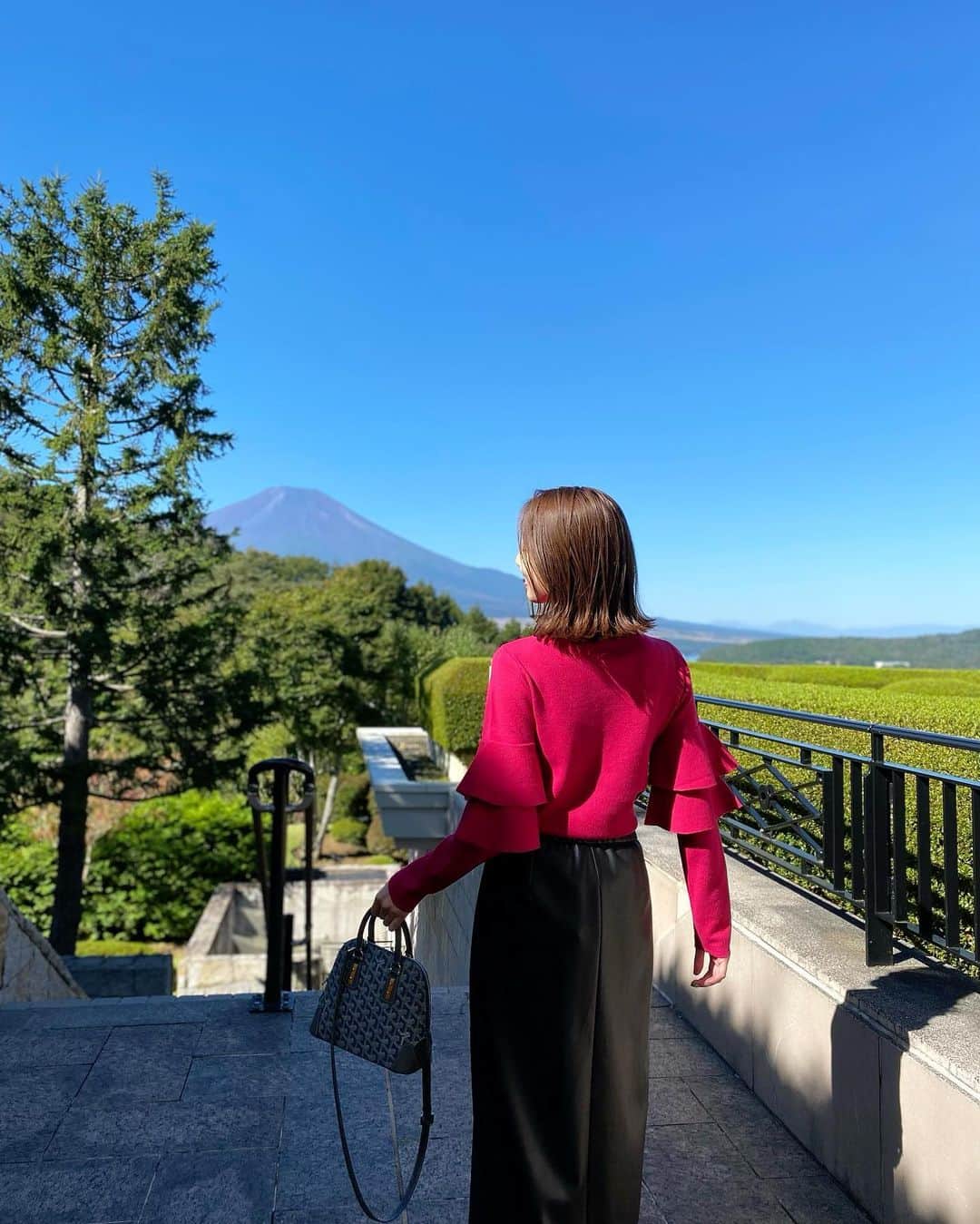 冨張愛のインスタグラム：「最高だった家族旅行🗻🍃」