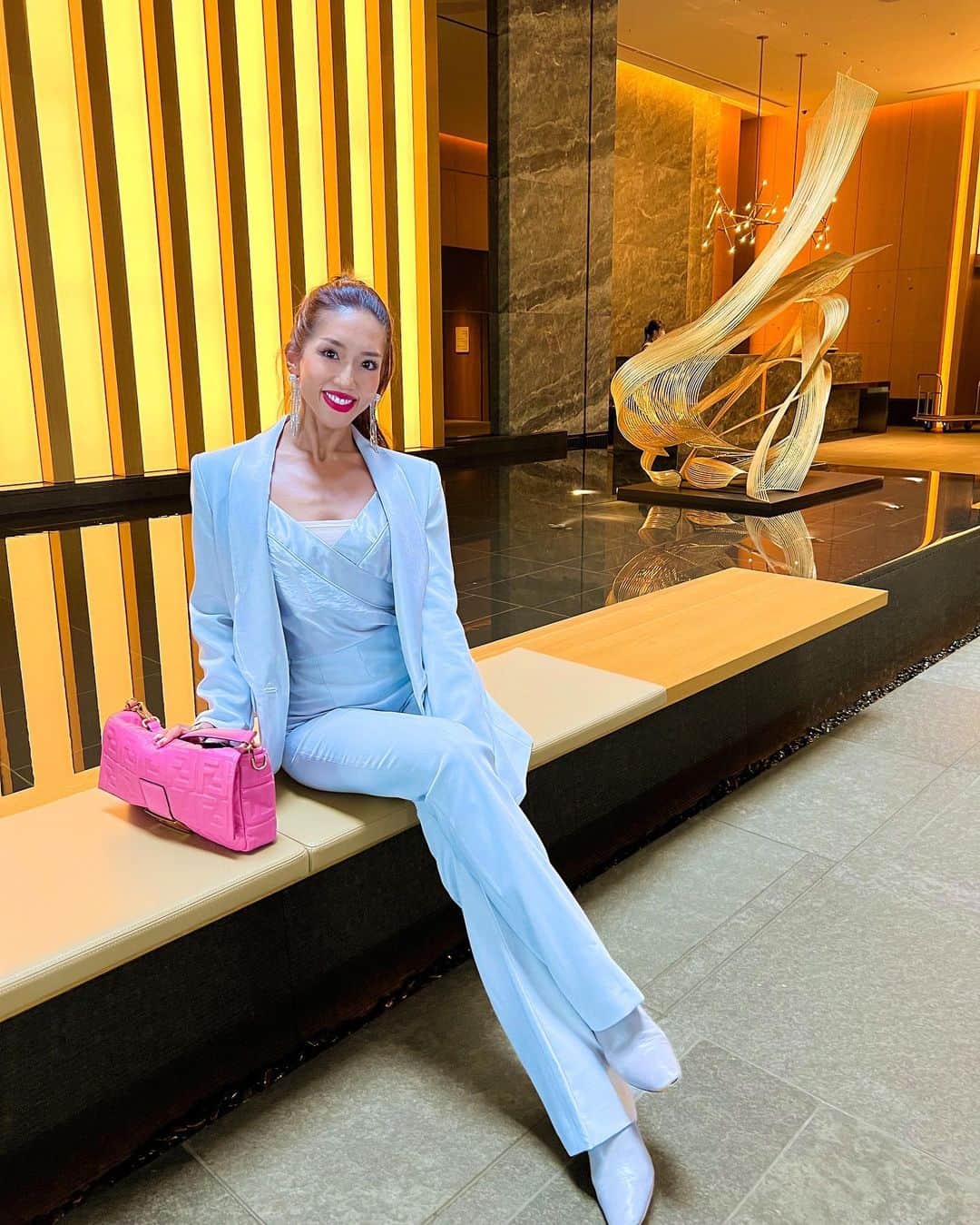 Azusaのインスタグラム：「友人の結婚式でした🕊💕全身 @zara  ⁡ 幸せをたくさんもらいました！仲良い友達と会うと本当楽しくて時間があっという間ですね☺️ ⁡ また明日から頑張れるぞーー😍 ⁡ #workout#fitness#fitnessbikini#bikinifitness#fitnessmotivation#personaltrainer#fitgirl#筋トレ女子#パーソナルトレーナー#ボディメイク女子#ボディメイク」