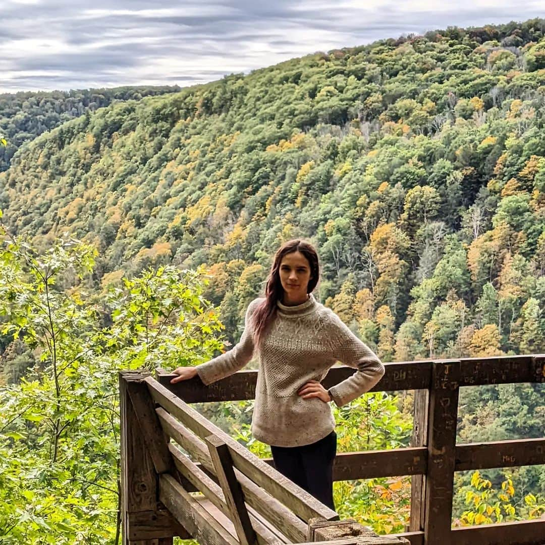 ブリタニ・クラインさんのインスタグラム写真 - (ブリタニ・クラインInstagram)「Last weekend's trip thanks to @thepawilds explored downtown Wellsboro and Coudersport as well as Leonard Harrison State Park and Cherry Springs State Park. It was a great way to kick off October in #Pennsylvania. I mean, check out those views!🌲✨  I'm looking forward to enjoying more of this PA fall weather over the next few weeks before I switch gears to snow mode! 🍂☃️ What are you looking forward to? #PAWilds #FocusonLocal #VisitPA #Fall #Views #Ad」10月8日 22時18分 - official_brittkline