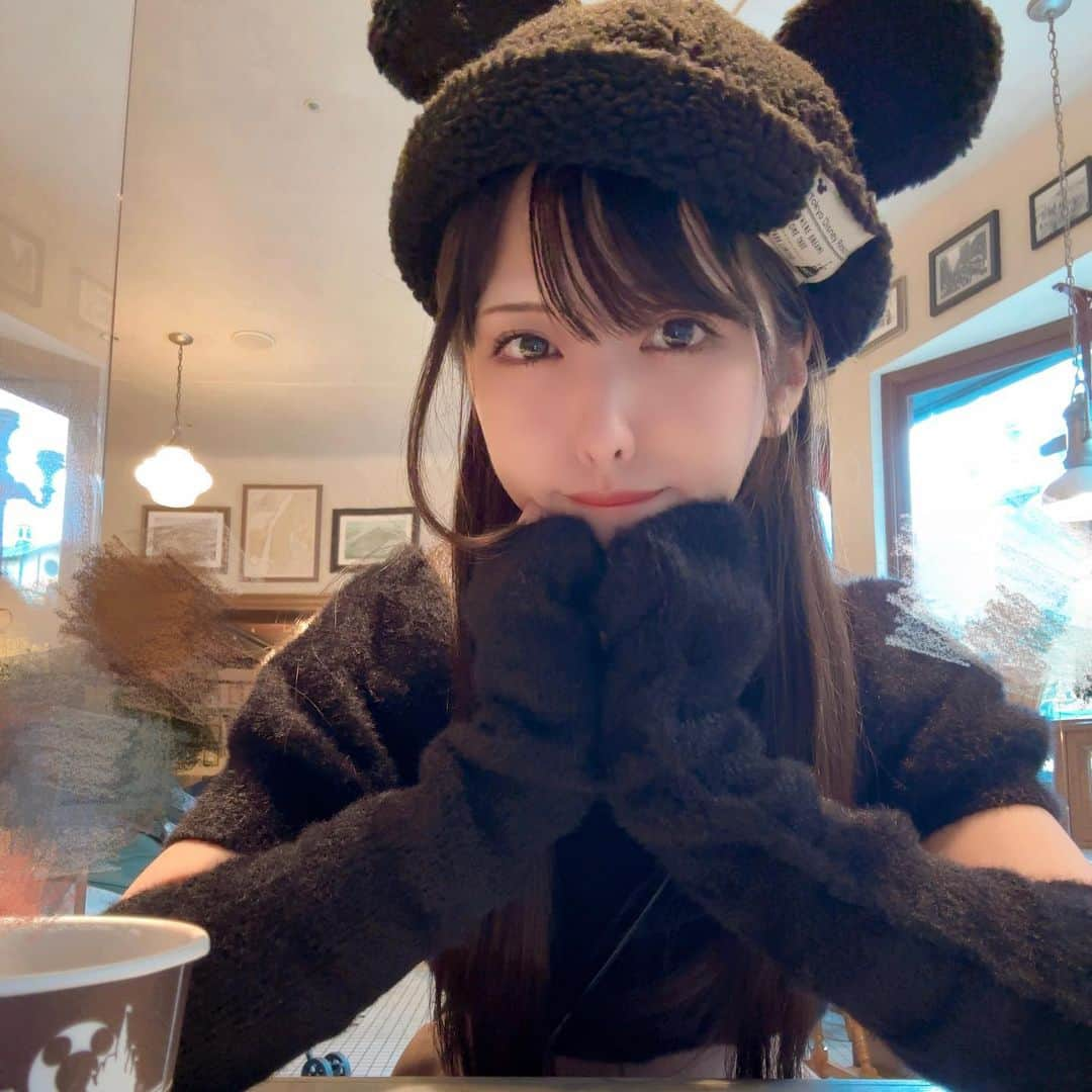 倉木しおりのインスタグラム：「ディズニーを楽しむわたし。笑  #tokyodisneysea」