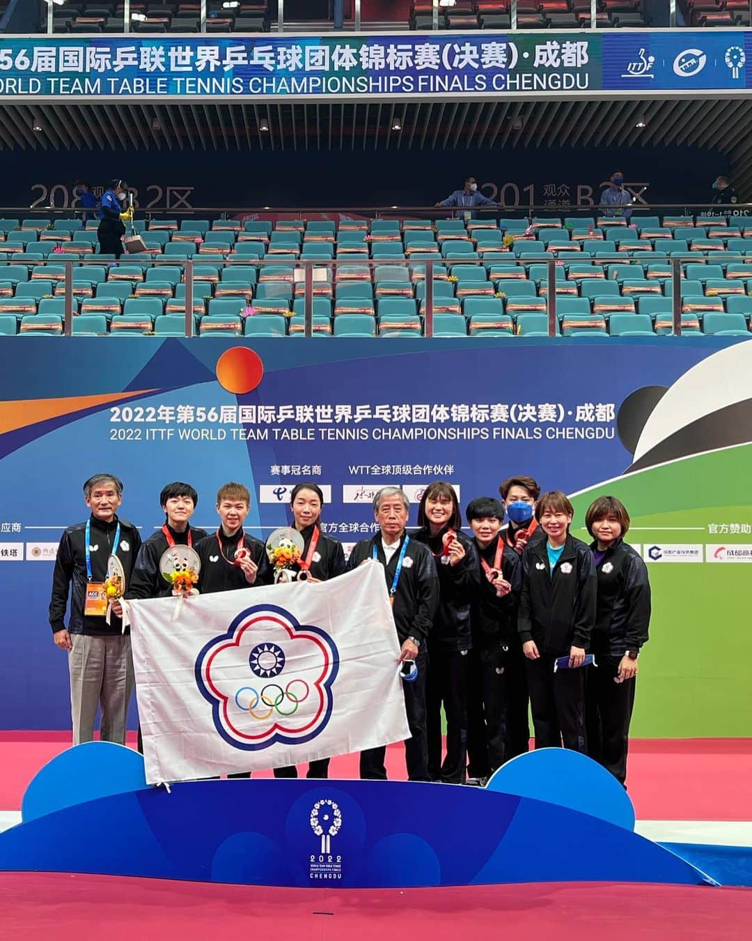チョン・ジャーチーのインスタグラム：「World Table Tennis championships bronze medalist  #tpe #tabletennis #worldchampionships #bronze #chengdu #congrats」