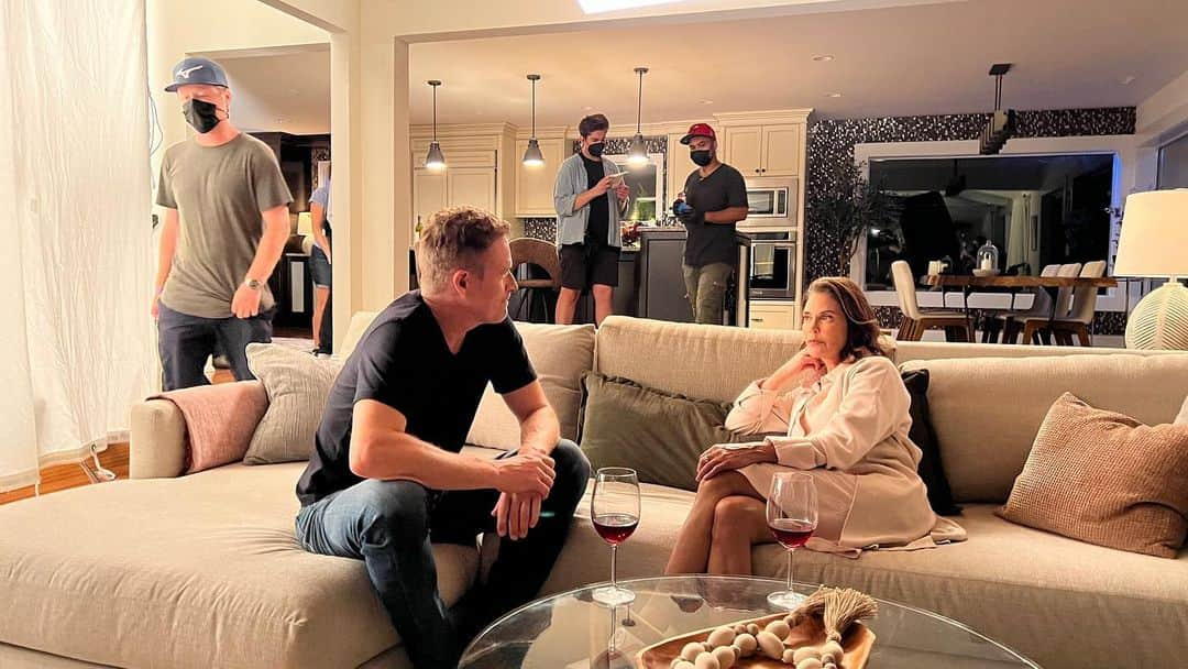 テリー・ハッチャーさんのインスタグラム写真 - (テリー・ハッチャーInstagram)「Here’s a behind the scenes #midlovecrisis photo dump. Watch on @hallmarkmovie Tomorrow October 9 th 9/8 pm. Enjoy! Happy weekend !」10月9日 2時39分 - officialterihatcher