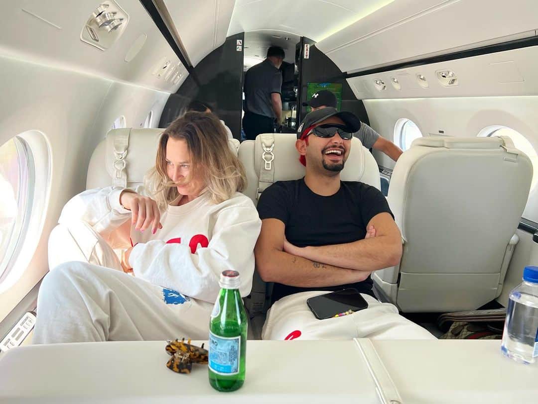 マーク・インデリカートのインスタグラム：「The Year of Full Teeth Smiling」