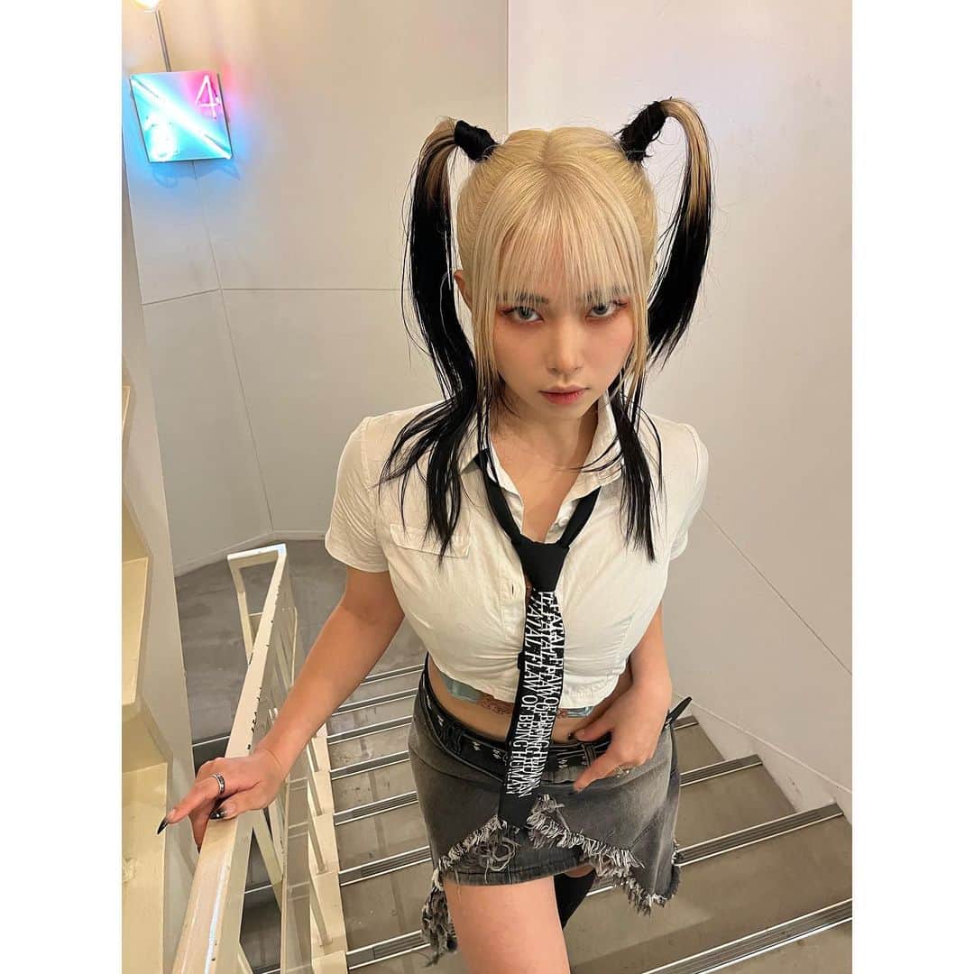 なつかのインスタグラム：「꒦꒷꒦꒷꒦꒷ꪔ̤̮꒦꒷꒦꒷꒦꒷  Hair by @ryo___newwave」