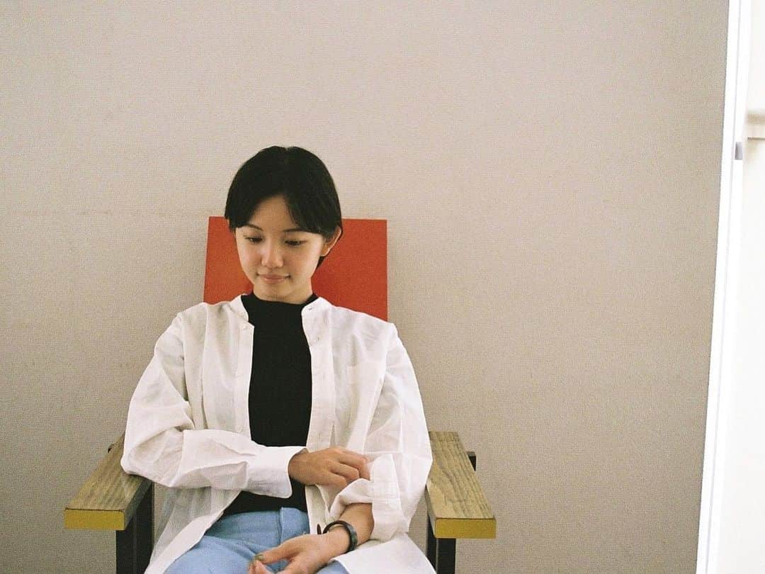 のインスタグラム：「. 目線外しを覚えた模様」