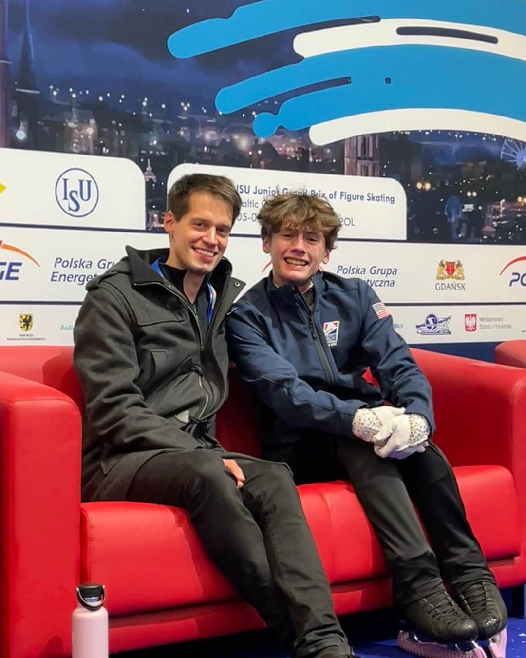 ヴィクトール・ファイファーのインスタグラム：「Congrats on your first international competition for team USA, Beck. Jgp Gdańsk」