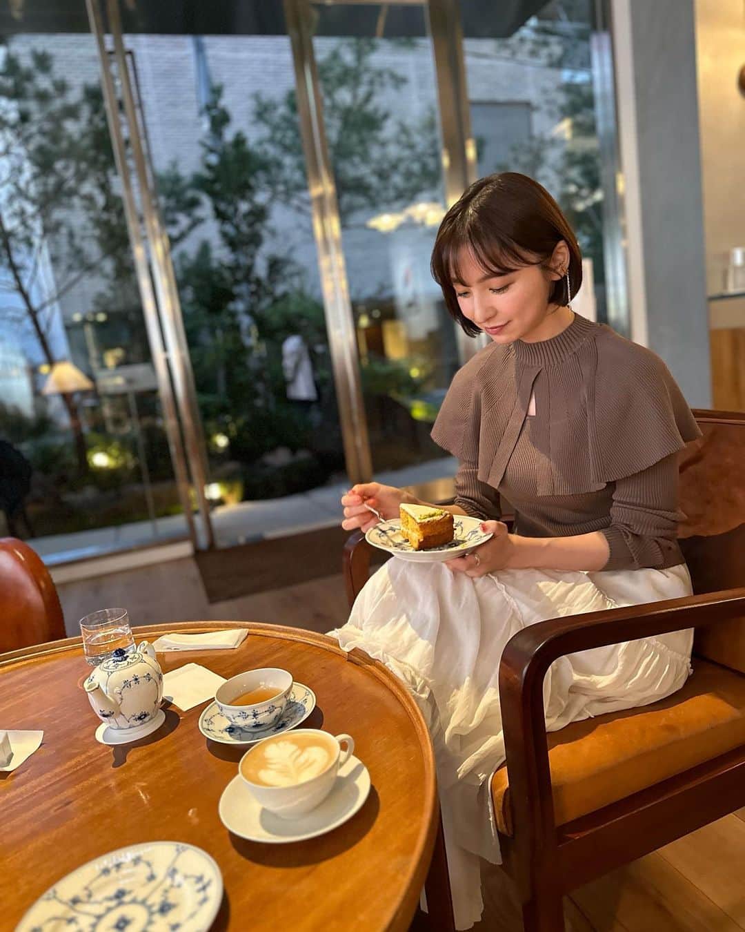 篠田麻里子のインスタグラム：「キャロットケーキ🥕好き♡  ゆきみちゃんおかえり🫡 @yukimikawashima   iPhone14Pro綺麗すぎる🤳写真♡  #キャロットケーキ #休日」