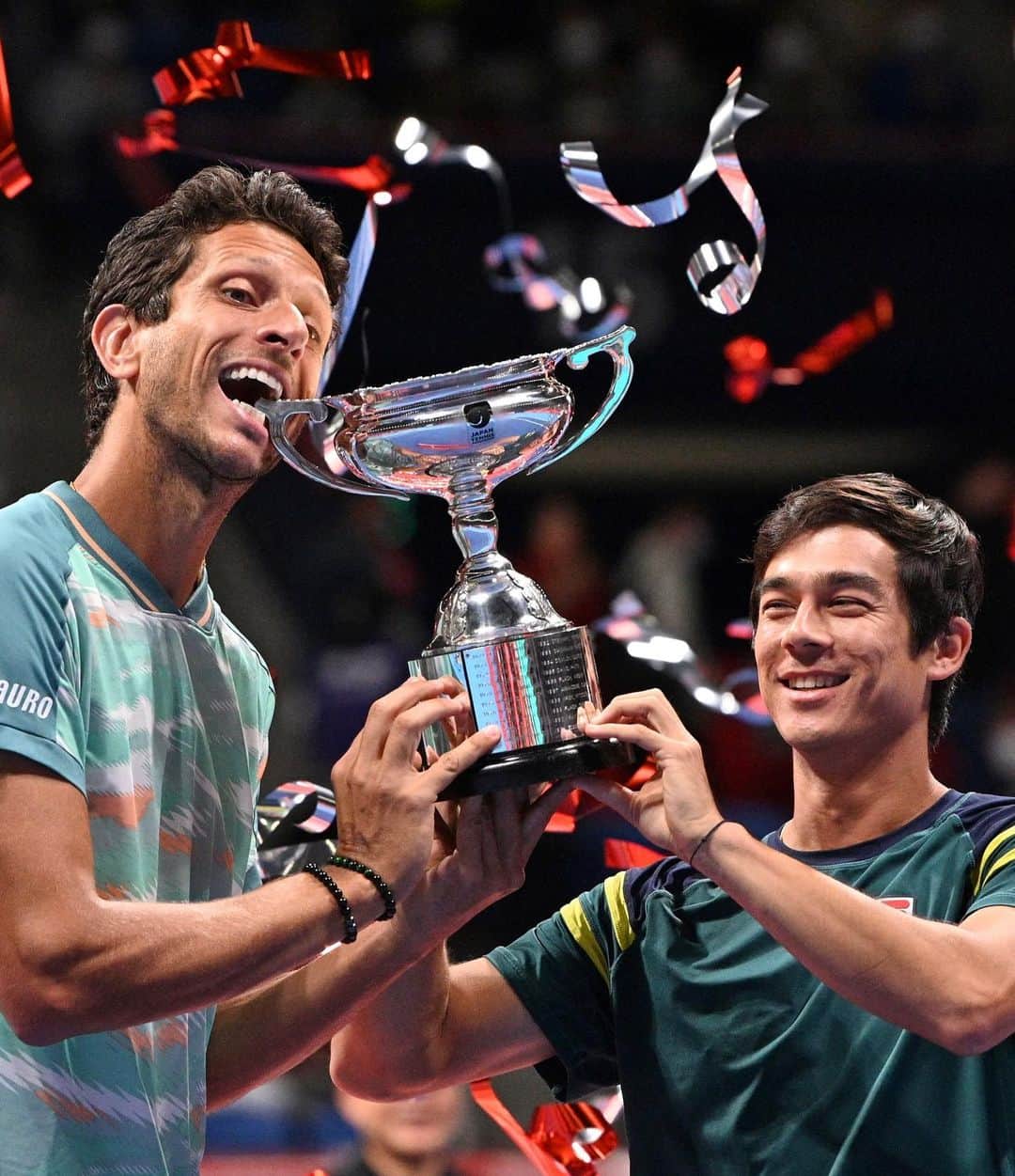 Rakuten Japan Openのインスタグラム：「🏆 TOKYO DOUBLES CHAMPIONS 🏆   🇺🇸 @mackiemacster & 🇧🇷 @marcelomelo83 claim their first doubles title together in a championship tie-break!   @rakutenopen | #RakutenOpen」