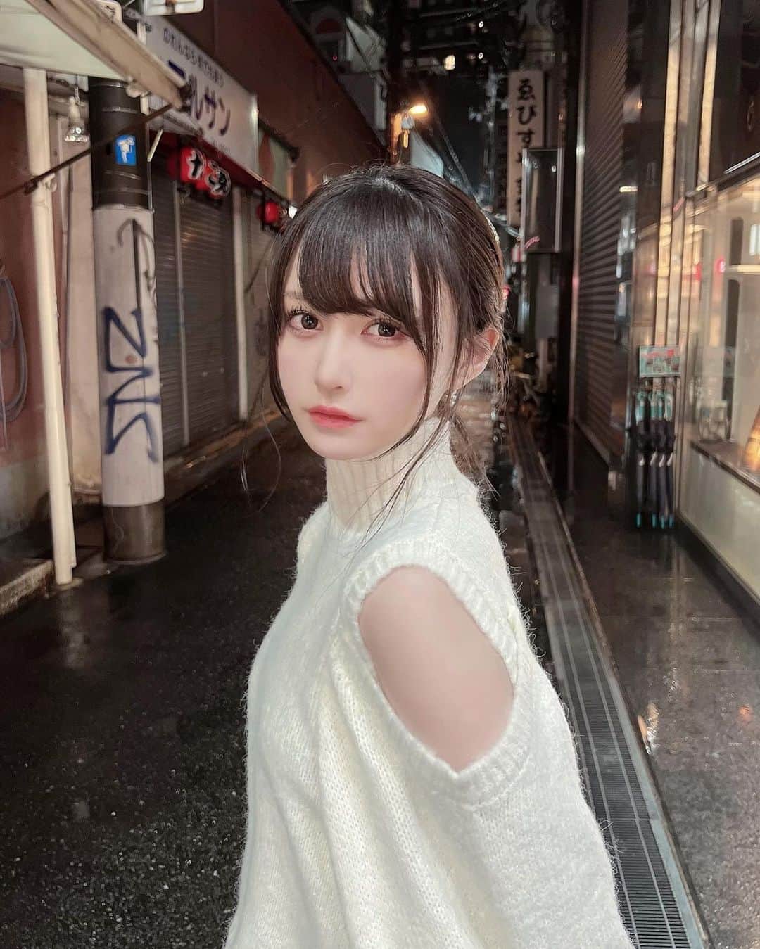 のインスタグラム：「みんな白ニット好きでしょ  #ootd #code #コーデ #秋服 #ニット #mercuryduo #emoda」