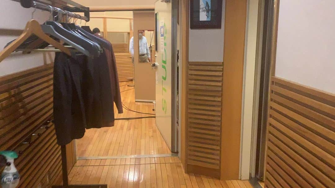 橋本昌彦のインスタグラム：「バンドー神戸青少年科学館リニューアルから本日再開‼︎番組終わり拍手が沸き起こったそうです👏 映像も音も大変ゴージャスになったみたいです！  僕は参加できませんでしたが 新たな曲に魂を吹き込めています。」