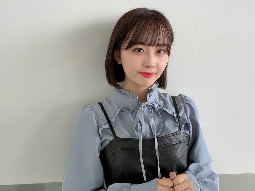 のインスタグラム：「現地でトーク会1日目⸜❤︎⸝‍  大好きな水色のお洋服👗  #現地でトーク会 #アイドル #SKE48 #idol  #私服  #水色ブラウス  #ボブ」