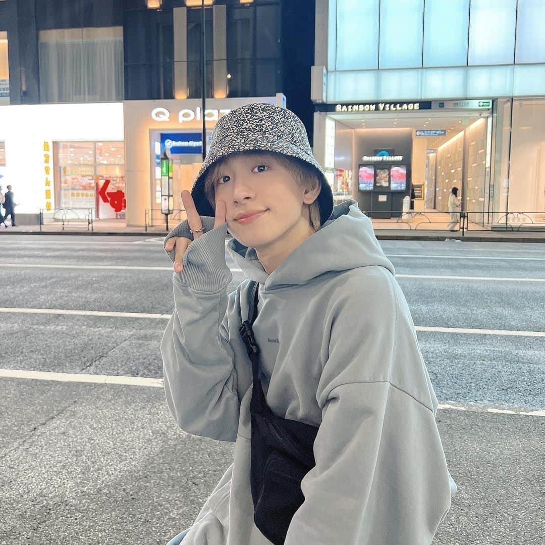 SHOYA【ANFiNY】のインスタグラム：「⁡ ⁡ ⁡ ⁡ ⁡ ⁡ 毎日寒いけど、個人的にはもう少し寒くなってもらった方が好きです(^^) ⁡ ⁡ ⁡ ⁡ 春夏秋冬だと1番人気は秋なのかな〜🍁 ⁡ ⁡ ⁡ ⁡ #秋」