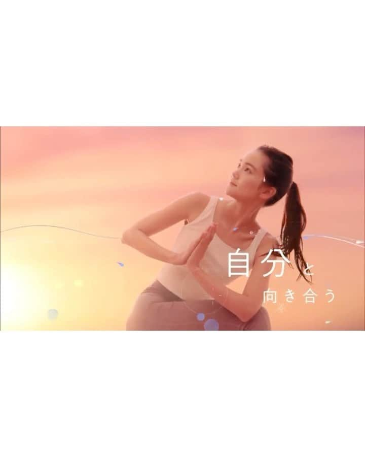 遠藤瞳のインスタグラム：「ホットヨガスタジオLAVA さんのCM、 広告に出演しています🧘‍♀️  #LAVA #ラバ #yoga  #ヨガ」