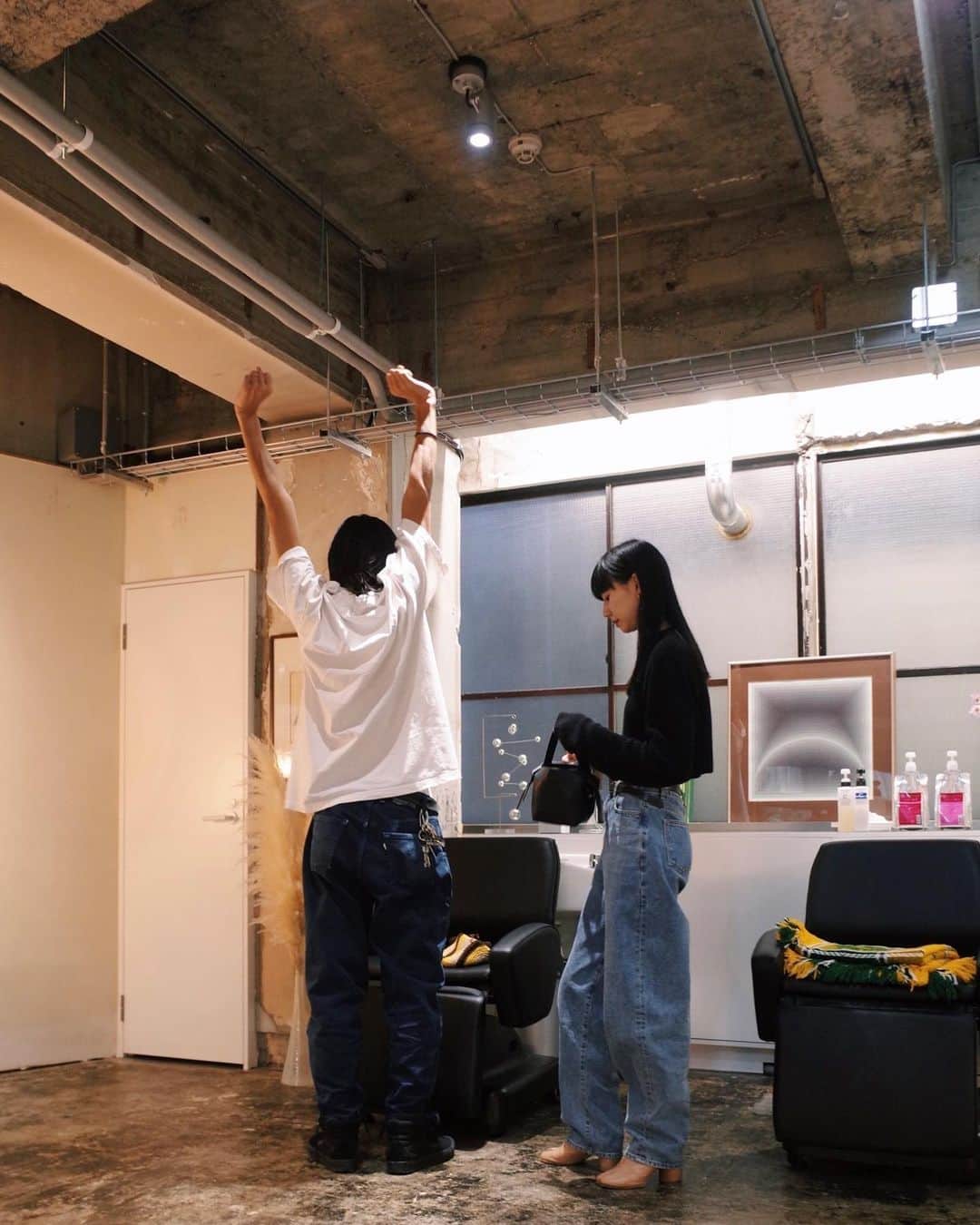 Shiho Sasakiのインスタグラム：「先週、 @your.jp に行ったときに 撮ってもらった写真📷 夫婦で写ってる写真ってなかなかないもんで、記念にのせとこう✌🏻  #休日」