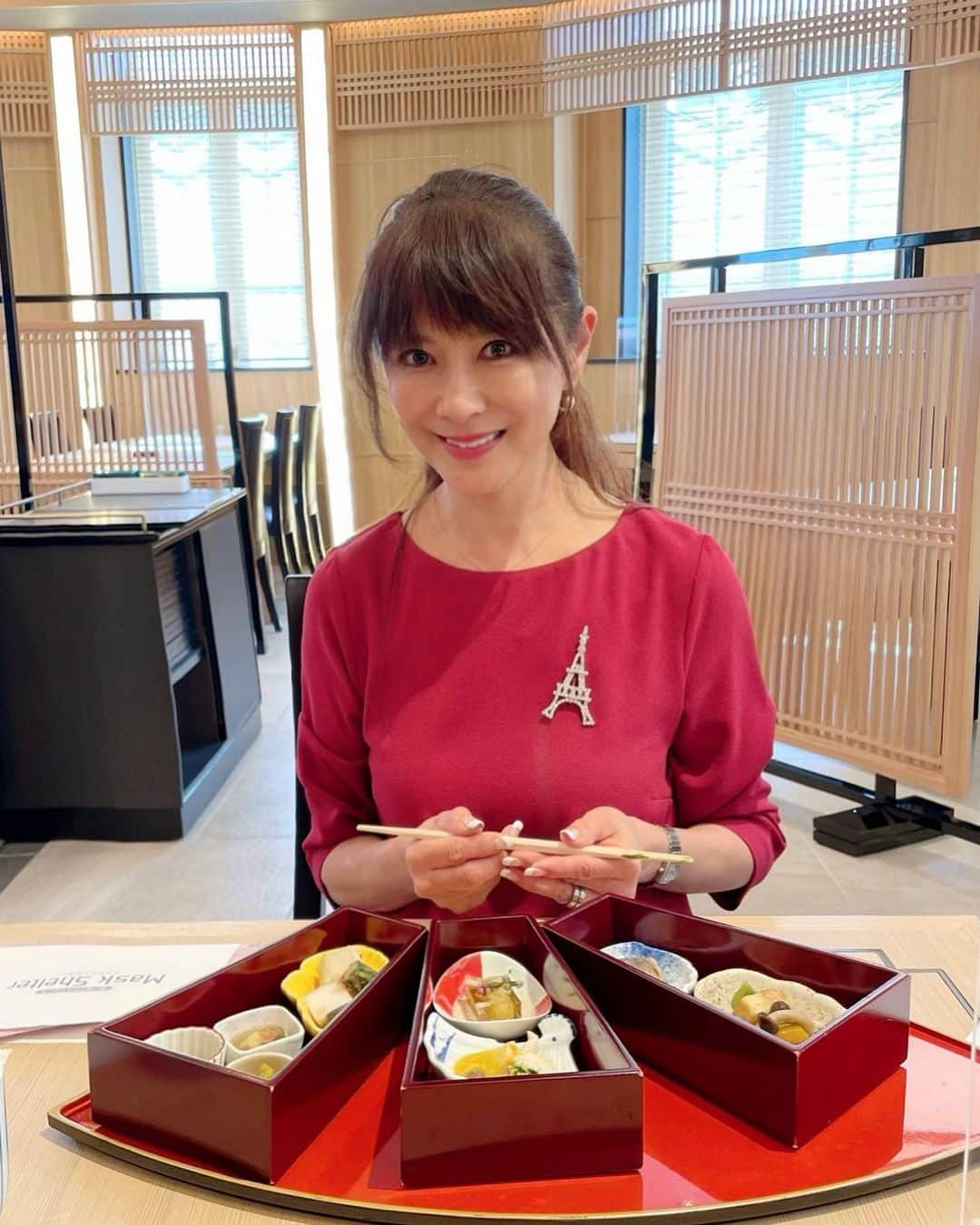 山田佳子さんのインスタグラム写真 - (山田佳子Instagram)「母と一緒にランチ〜🥰 ⁡ #母と一緒に #和食ランチ  #楽しいひととき #いつもありがと #🥰🥰🥰  #移転した #宝塚ホテル #2年ぶり」10月9日 21時19分 - yoshiko117