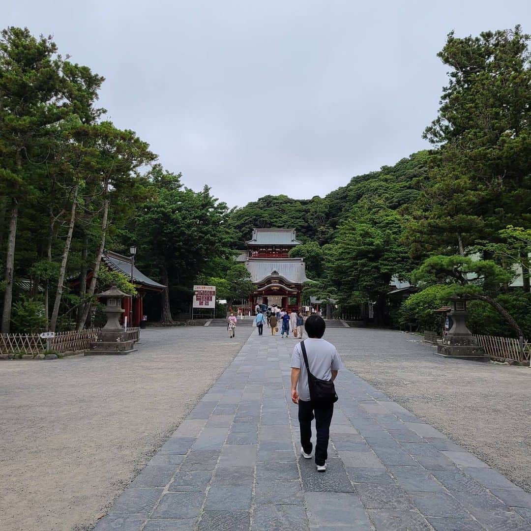 きづきさんのインスタグラム写真 - (きづきInstagram)「鶴岡八幡宮 鎌倉幕府ゆかりの神社⛩ 鳥居、本殿、参道、全部思ったより大きい。壮大。 このあたりに鎌倉幕府が実在したんだなぁ😌」10月9日 21時28分 - kizuki_h