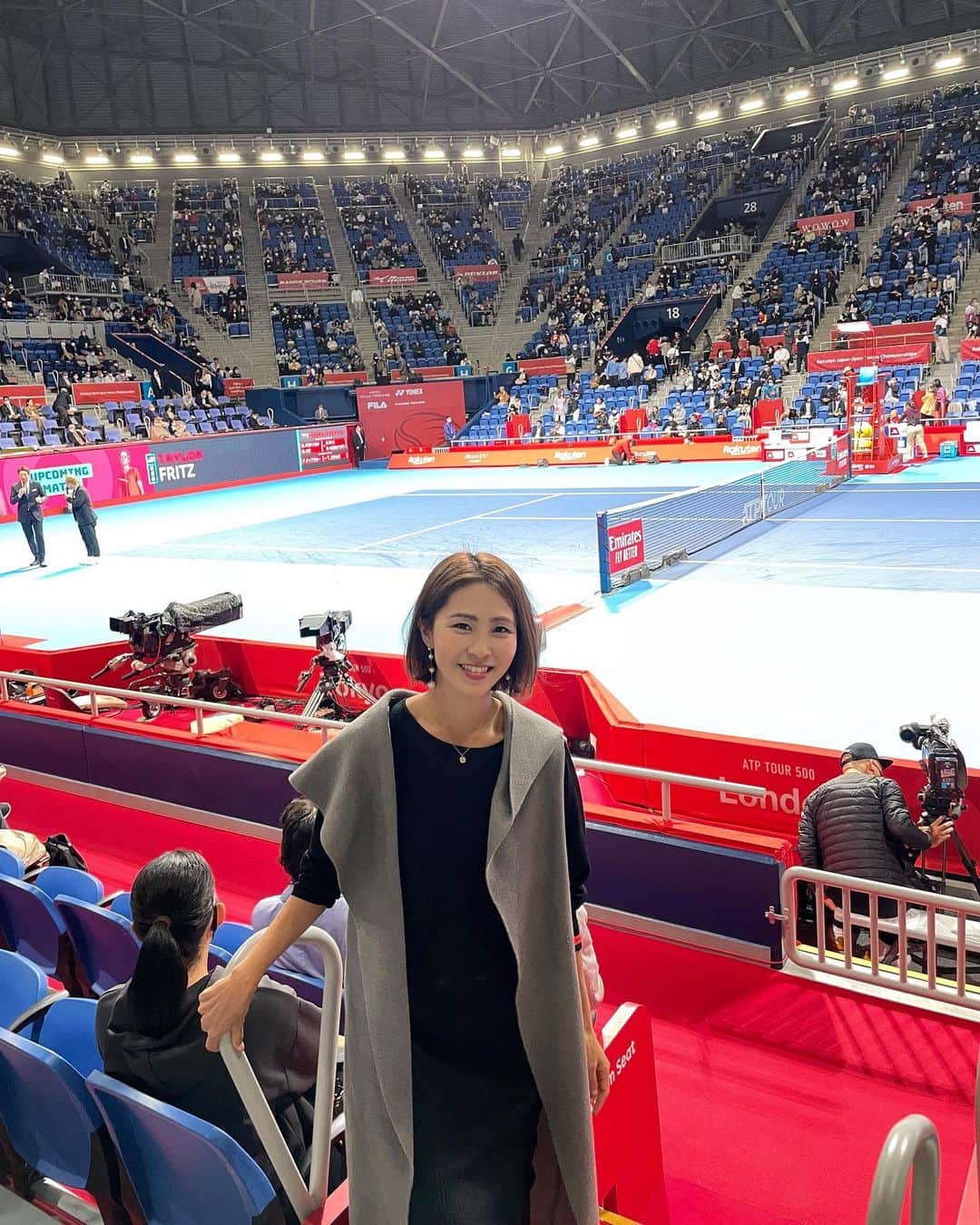 のインスタグラム：「楽天ジャパンオープン2022 決勝！🎾  エミレーツ航空 @emirates 様から ご招待いただきまして、 3年ぶりに楽天オープン観戦。  メロ&マクドナルドおめでとー！ ティアフォー負けちゃったけど 本当に良い試合でした！！ 勝ちが決まった瞬間のテイラーの表情に 私まで幸せな気持ちになった🥳  やっぱりテニスはおもしろい！ 大学生ぶりにテニスやりたくなりました！  エミレーツ航空様いつもいろんな ご招待ありがとうございます！！  Rakuten Japan Open 2022 Final!!!🎾  Thank you for your invitation!! Thanks to Emirates, I'm really glad to watch the teniss game after CV19 at the Rakuten Open.  Congrats to Melo and McDonalds in doubles, to Taylor in singles!! In singles, though Tiafoe lost to Taylor, it was a really good match and both were worth to win the match.  Tennis is soooo impressive!  These games made me play teniss again.🙂   Thank you for Emirates!  @emirates @rakutenopen  #emirates #flybetter #エミレーツ航空 #楽天オープン #楽天ジャパンオープン  #楽天オープン2022  #楽天ジャパンオープンテニス2022 #RakutenOpen #RakutenJapanOpen #RakutenOpen2022」
